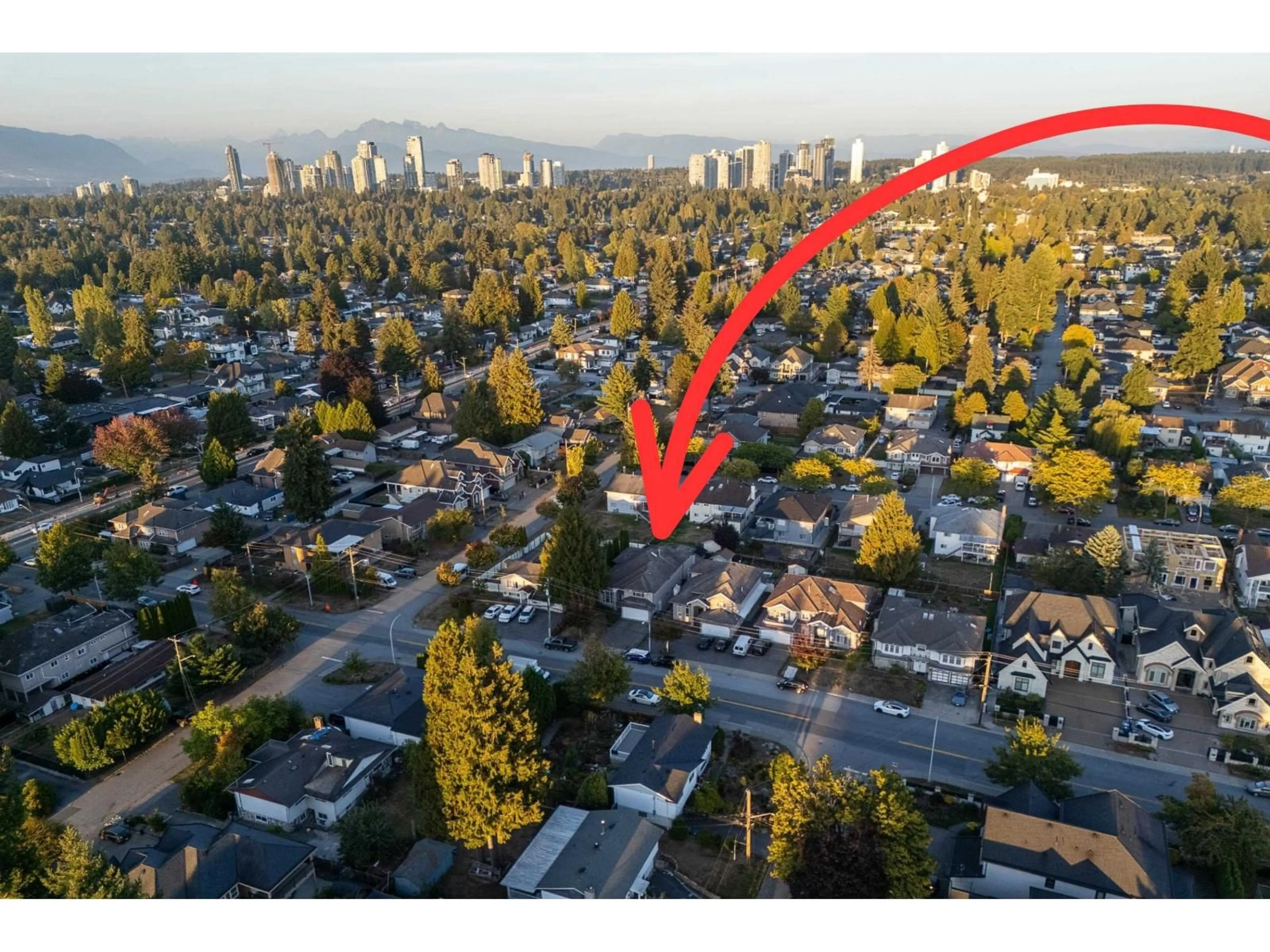 A pic from outside/outdoor area/front of a property/back of a property/a pic from drone, city buildings view from balcony for 9534 124 STREET, Surrey British Columbia V3V4S4