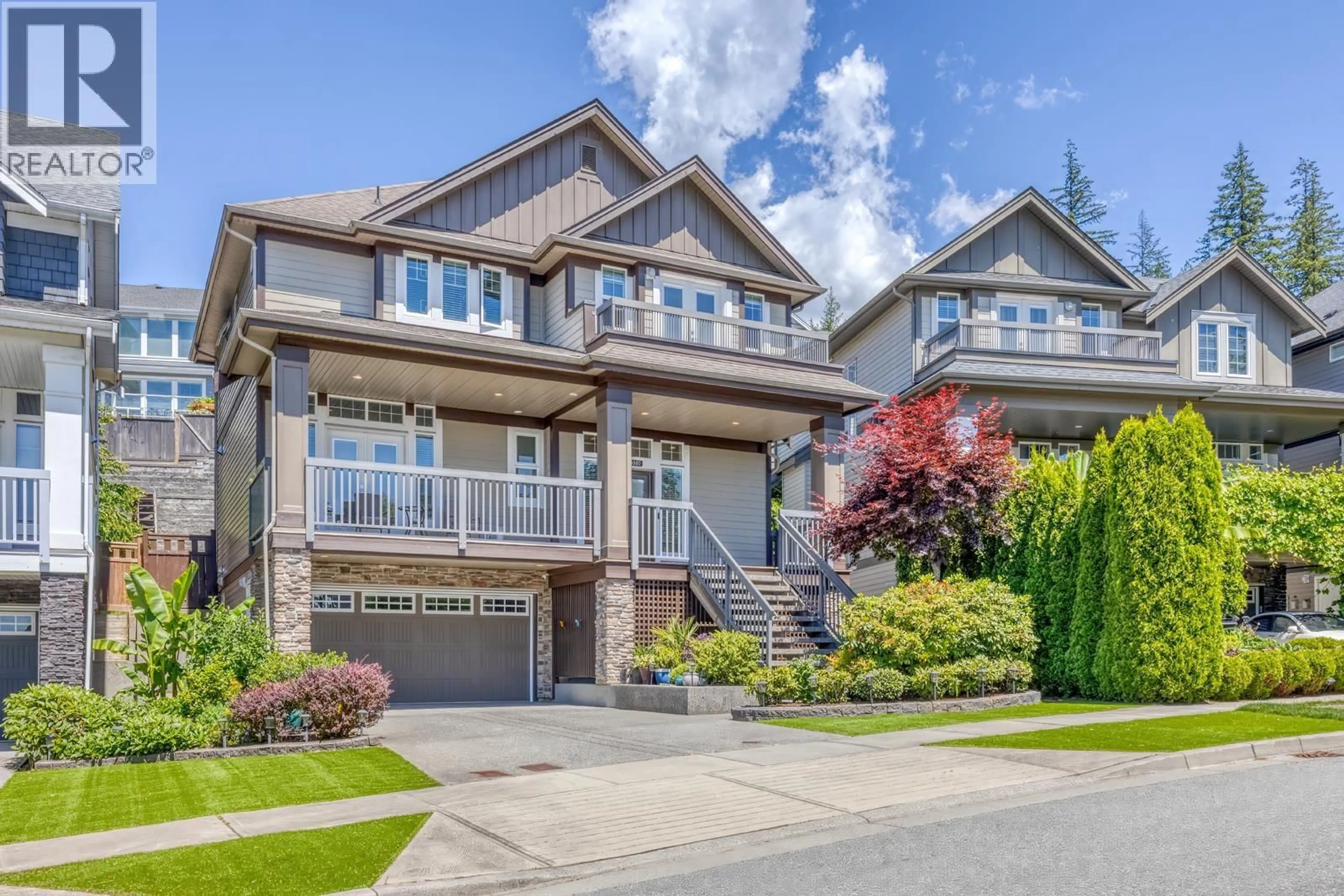 Home with vinyl exterior material, street for 3507 BISHOP PLACE, Coquitlam British Columbia V3E0K2