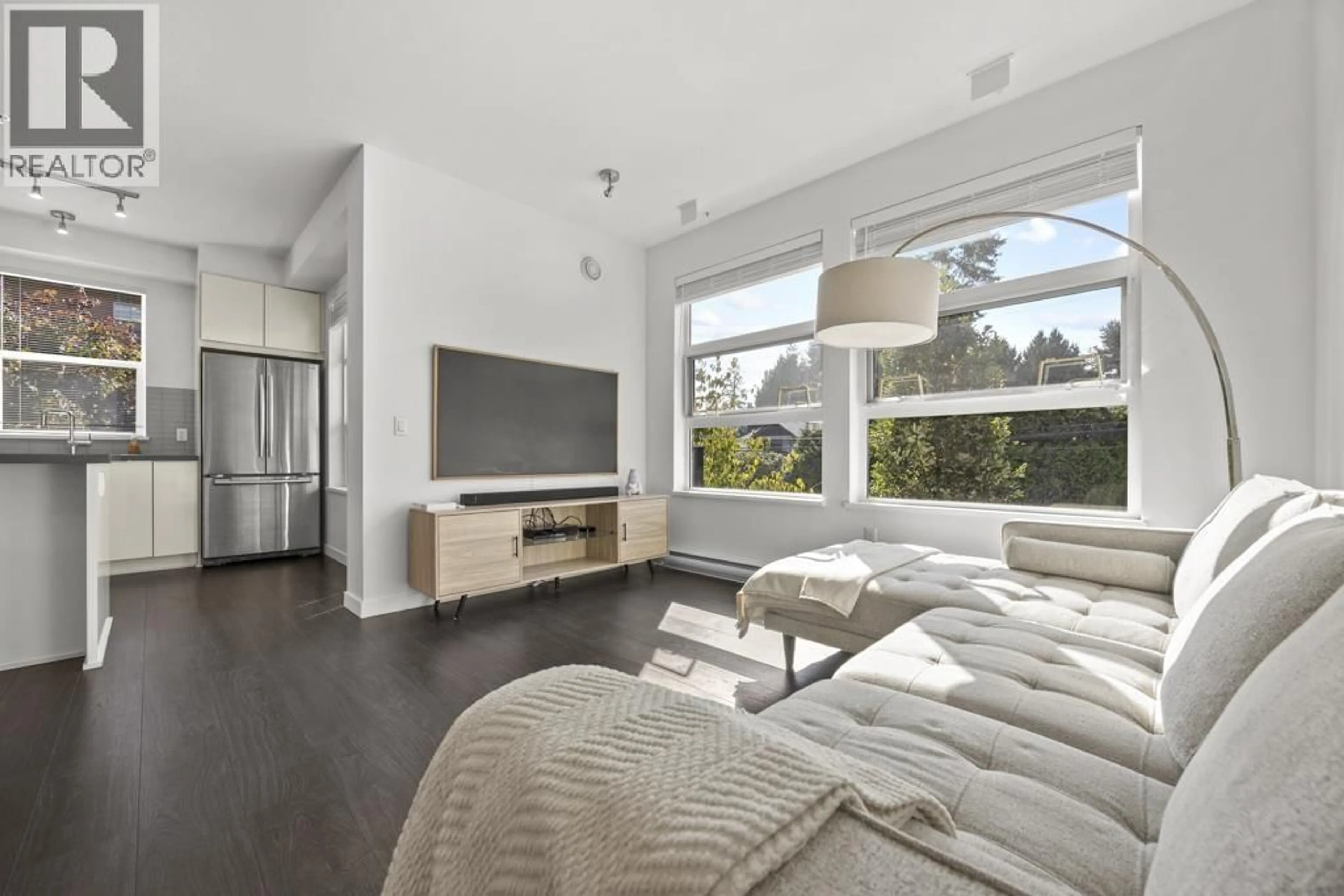 Living room with furniture, unknown for 216 - 607 COTTONWOOD AVENUE, Coquitlam British Columbia V3J0H1