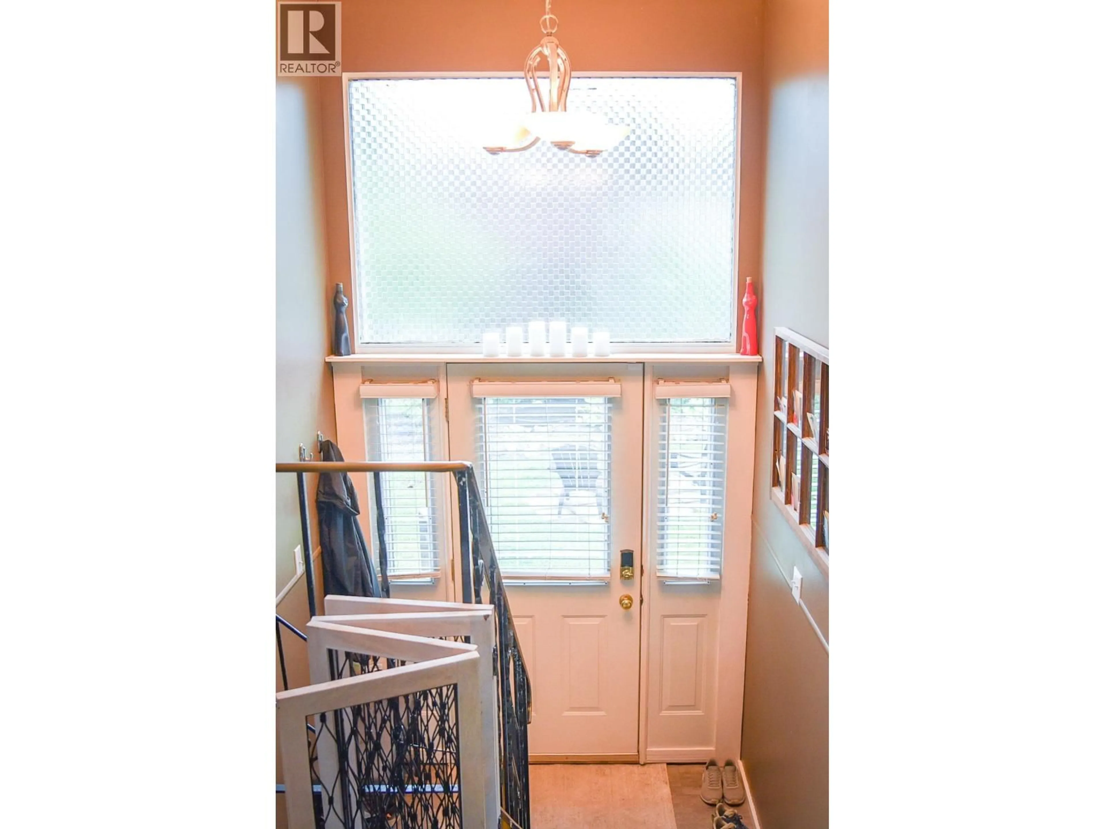 Indoor entryway for 3317 PHEASANT STREET, Terrace British Columbia V8G3H4
