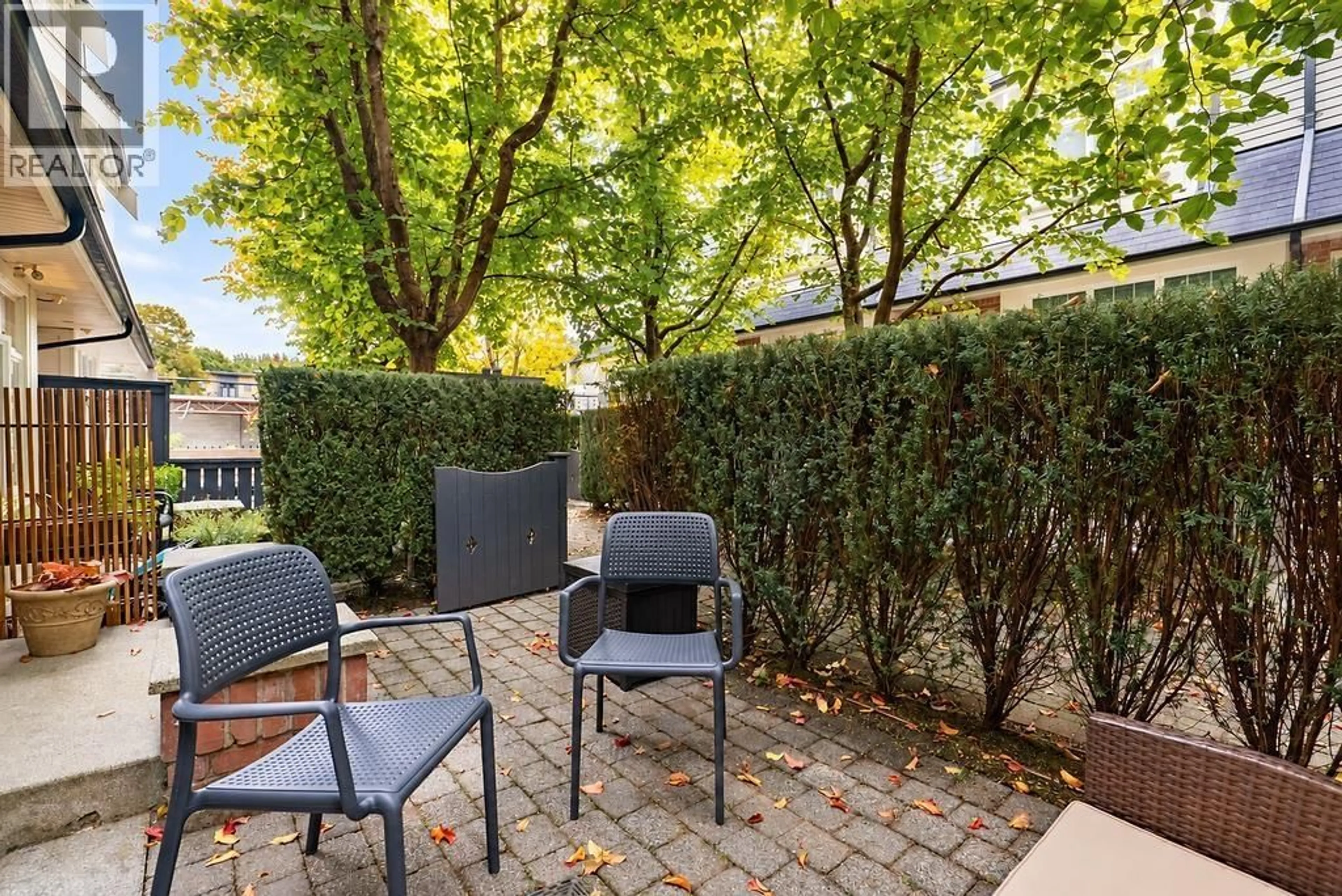 Patio, street for 3822 WELWYN STREET, Vancouver British Columbia V5N3Y9