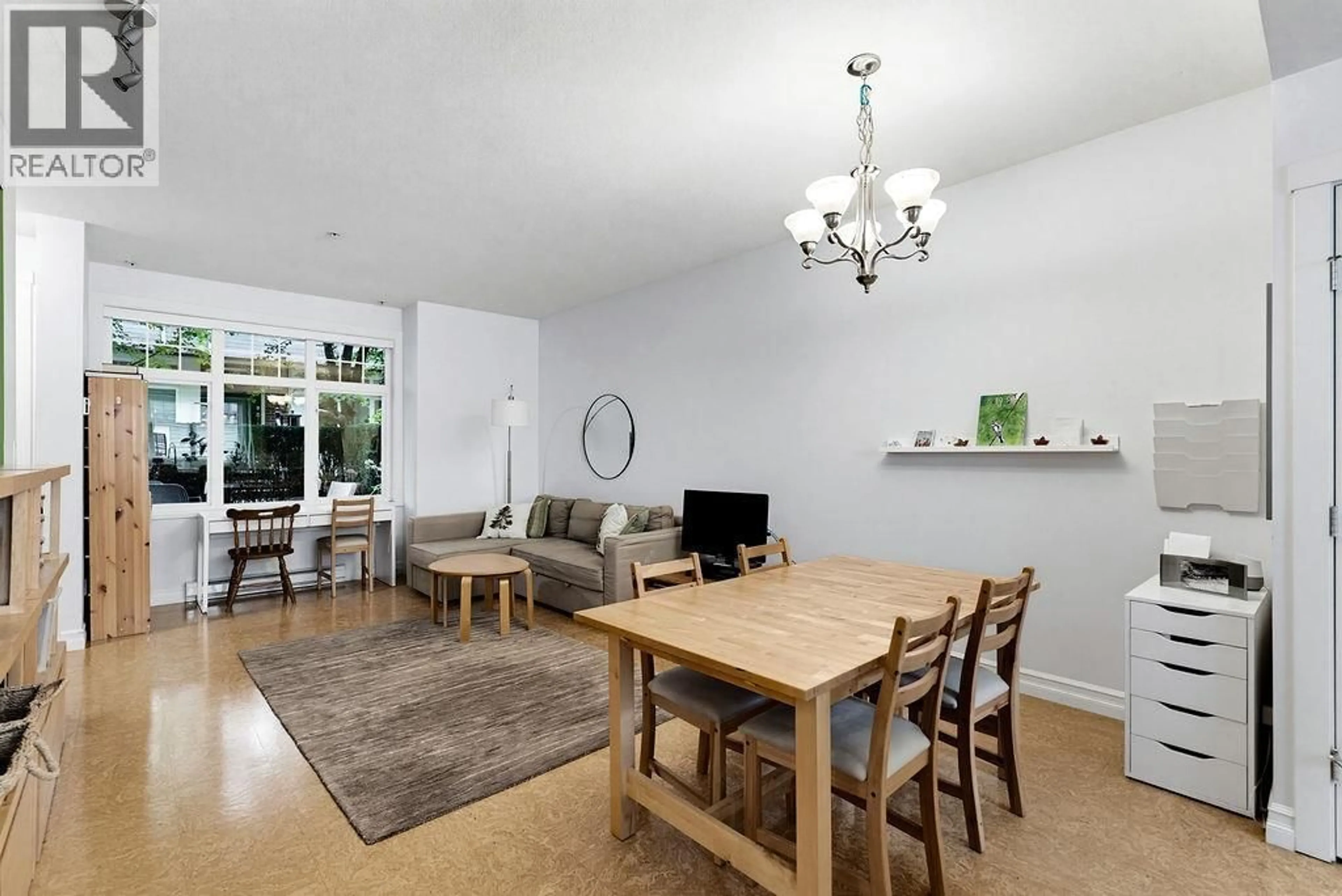 Dining room, wood/laminate floor for 3822 WELWYN STREET, Vancouver British Columbia V5N3Y9