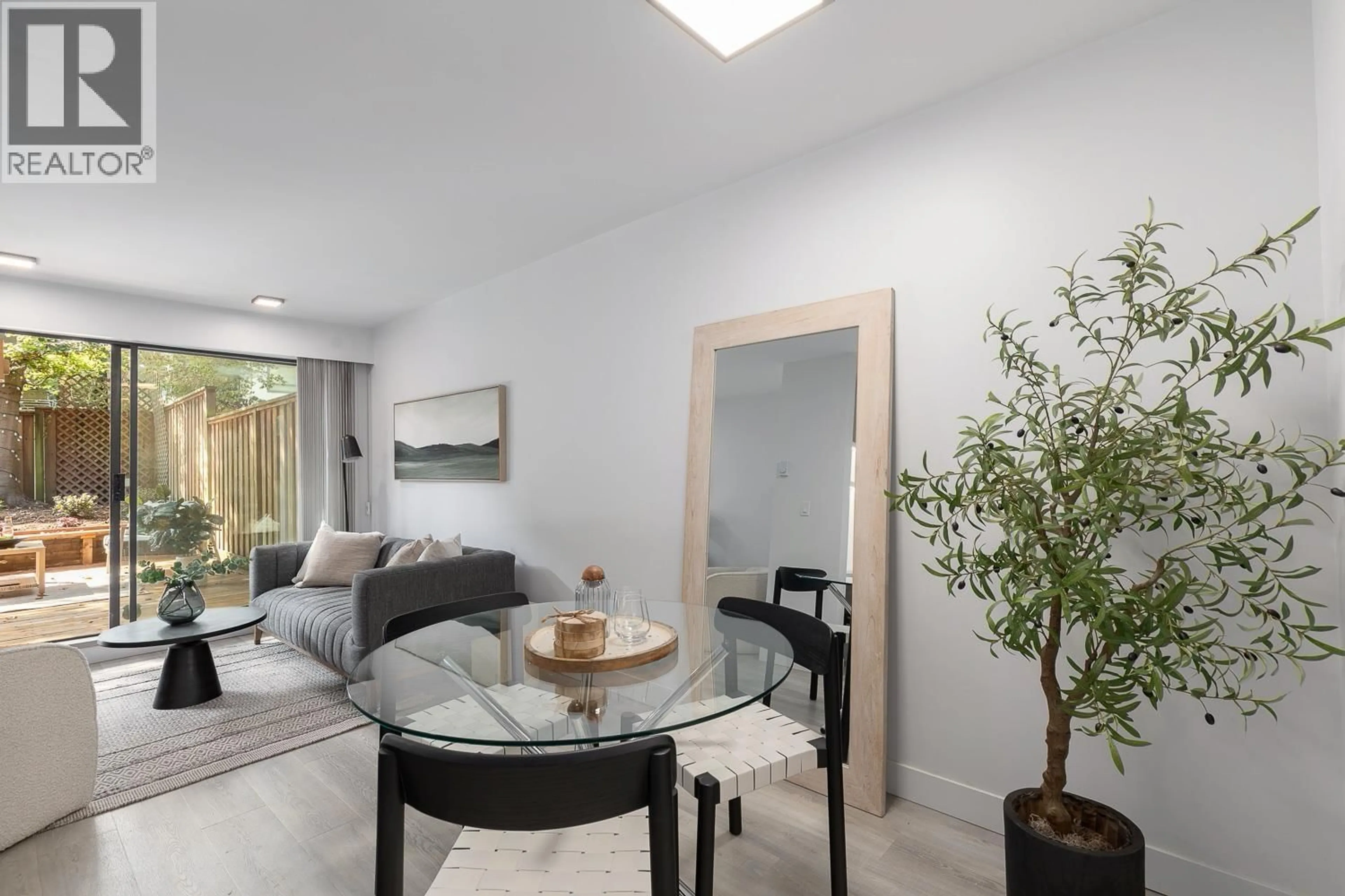 A pic of a room for 207 - 2410 CORNWALL AVENUE, Vancouver British Columbia V6K1B8