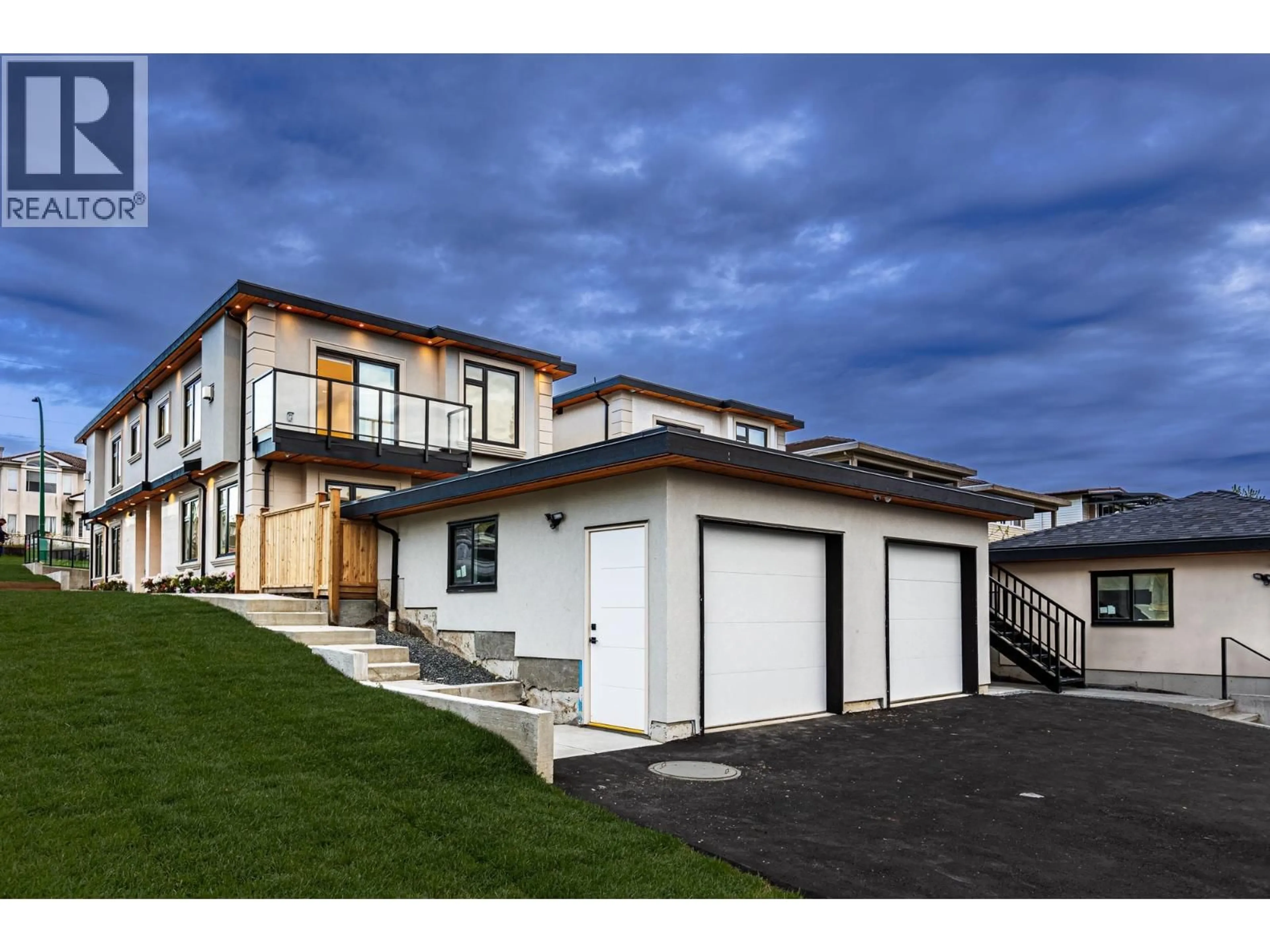 Home with vinyl exterior material, street for 3087 ROYAL OAK AVENUE, Burnaby British Columbia V5G4H5