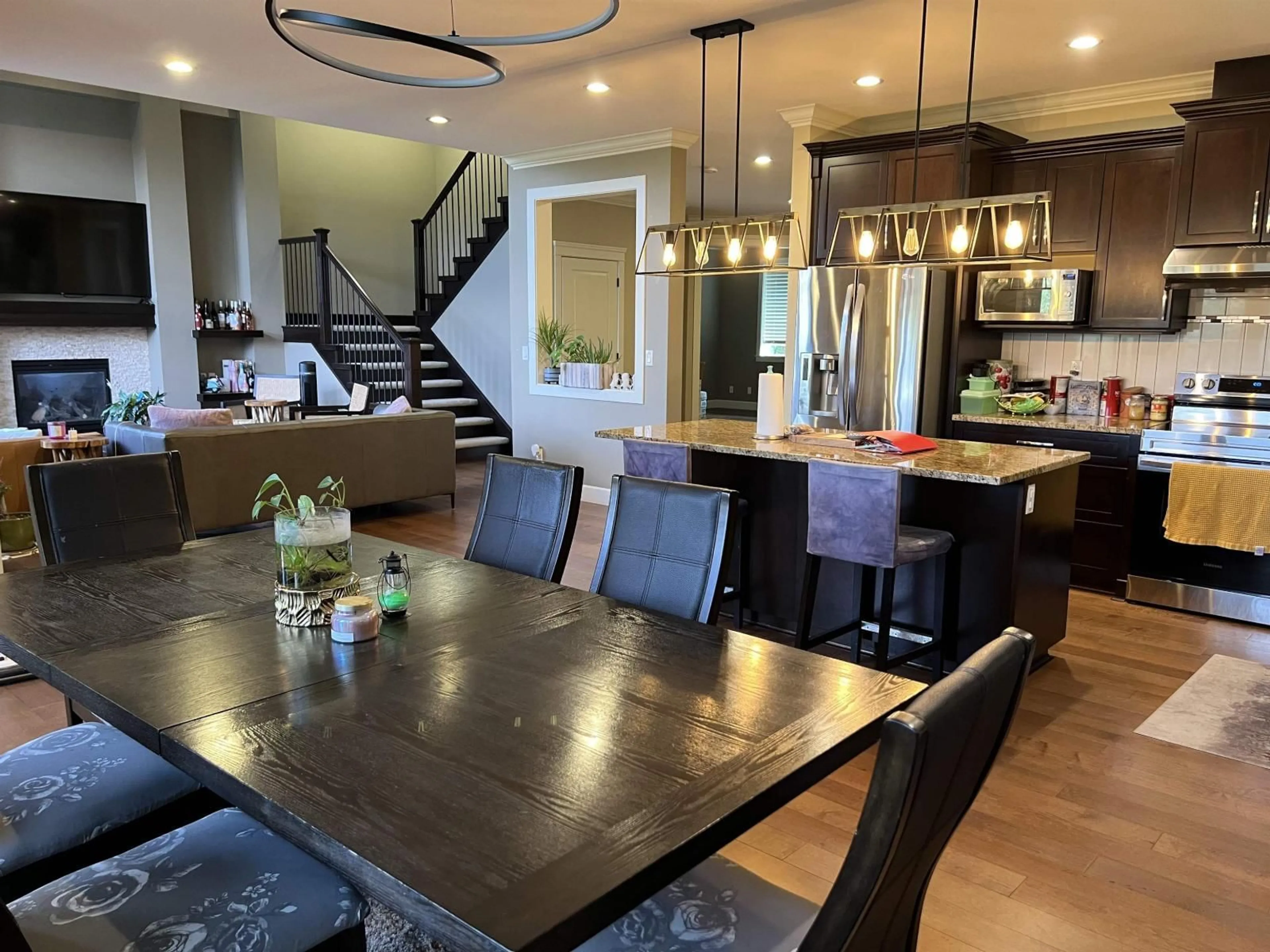 Open concept kitchen, unknown for 7105 177A STREET, Surrey British Columbia V3S7V3