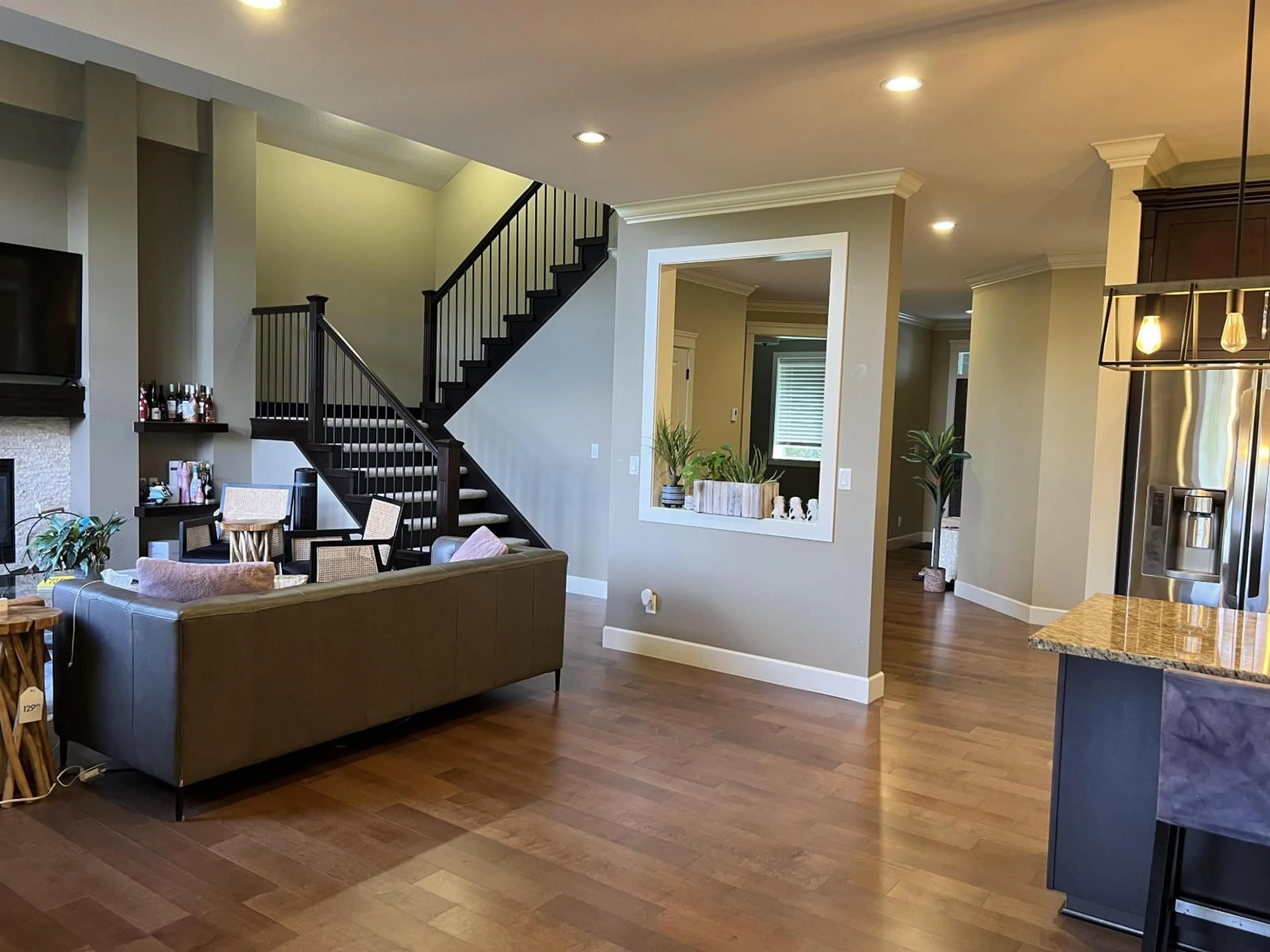 Indoor foyer for 7105 177A STREET, Surrey British Columbia V3S7V3