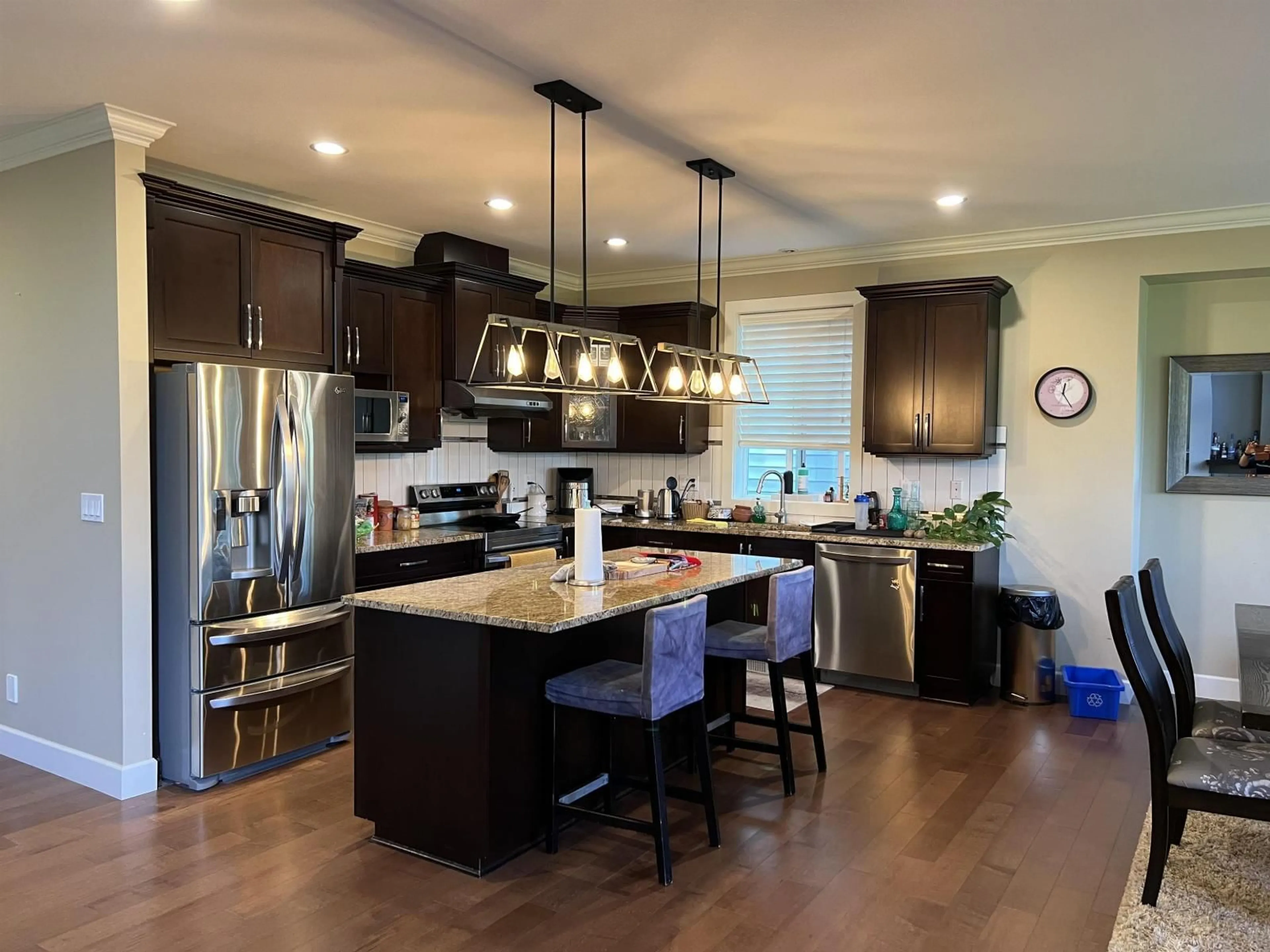 Open concept kitchen, wood/laminate floor for 7105 177A STREET, Surrey British Columbia V3S7V3