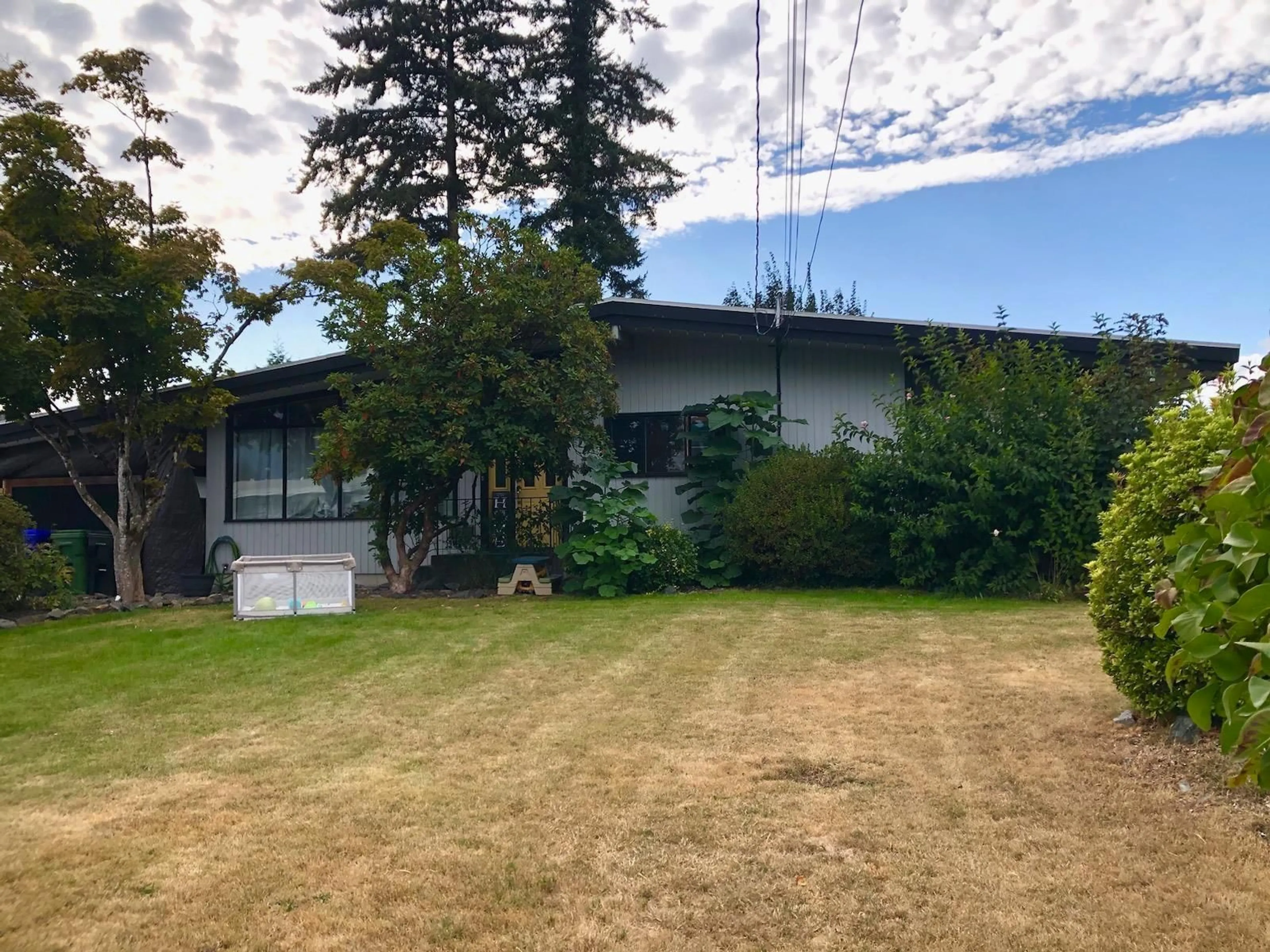 A pic from outside/outdoor area/front of a property/back of a property/a pic from drone, unknown for 10125 FAIRVIEW DRIVE, Chilliwack British Columbia V2P5J3