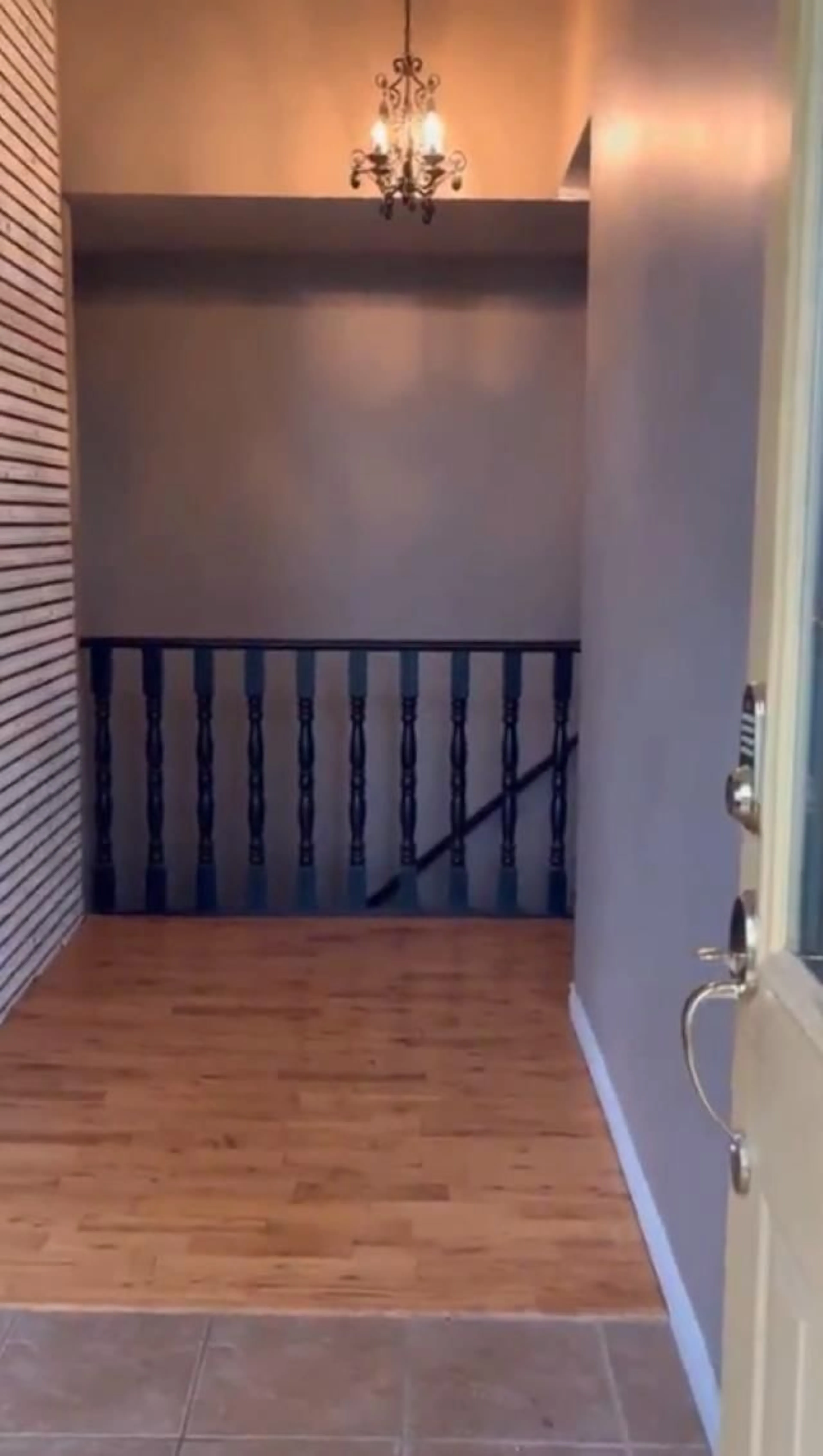 Indoor entryway for 10125 FAIRVIEW DRIVE, Chilliwack British Columbia V2P5J3
