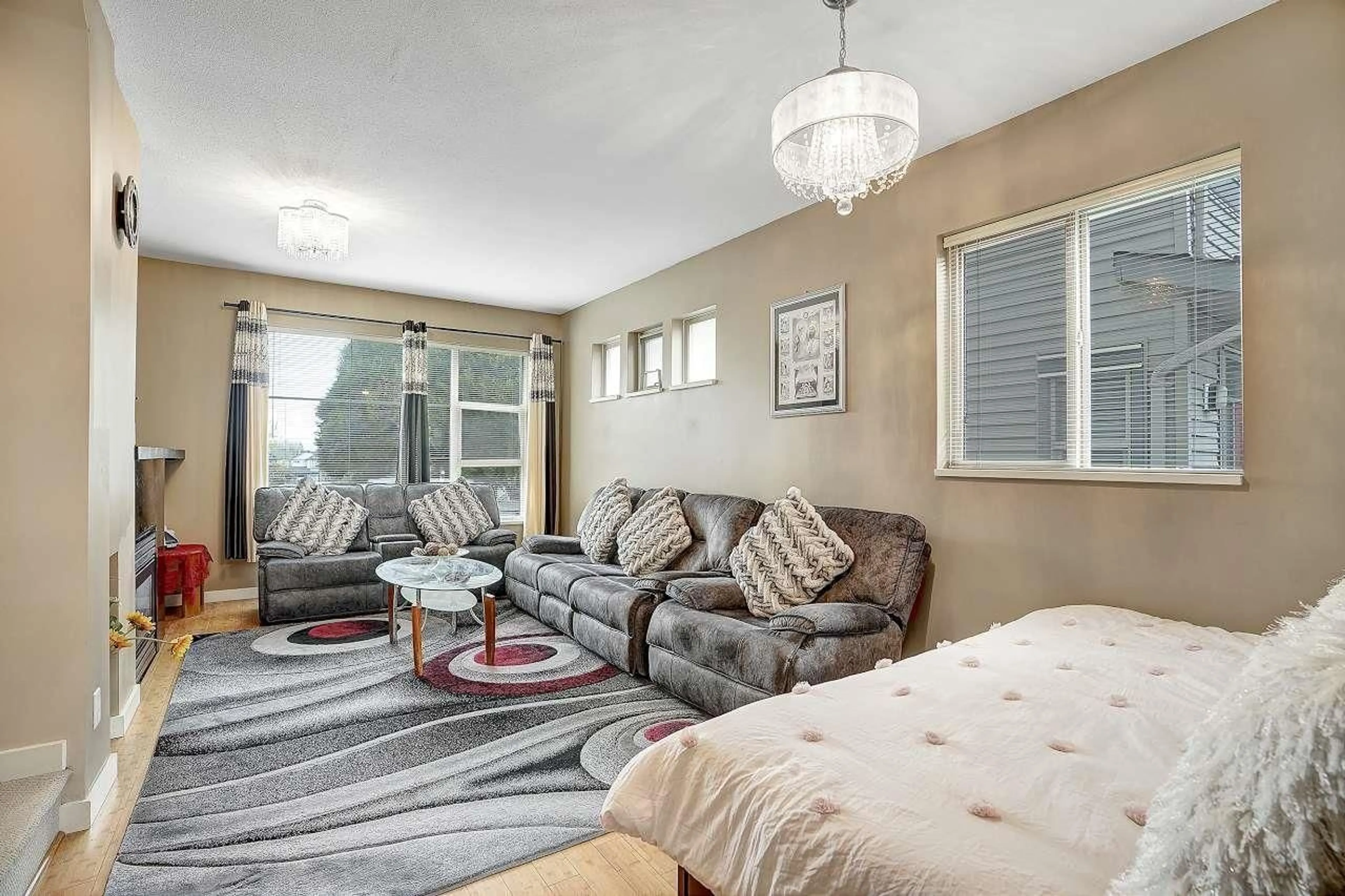Living room with furniture, unknown for 7 - 6033 168 STREET, Surrey British Columbia V3S3X7