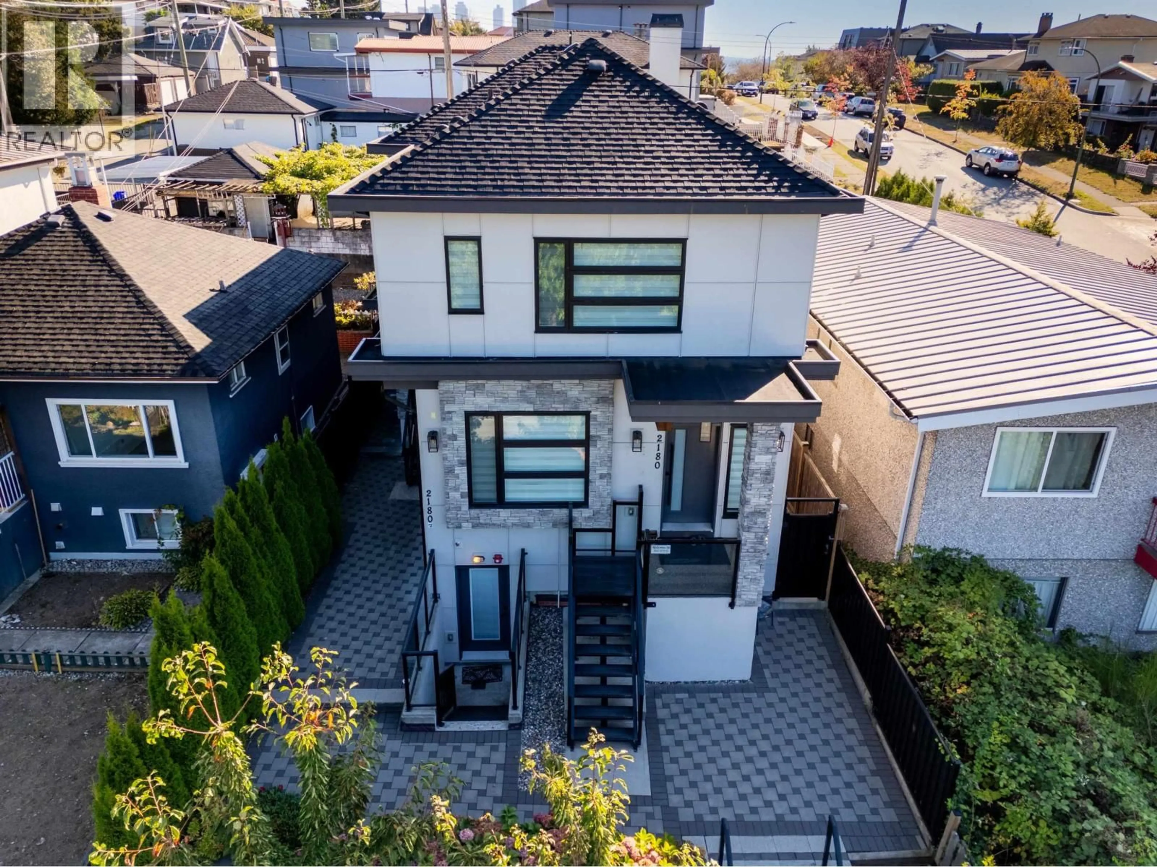 A pic from outside/outdoor area/front of a property/back of a property/a pic from drone, street for 2178 RENFREW STREET, Vancouver British Columbia V5M3J5