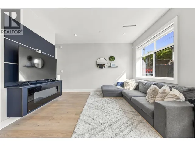 2178 RENFREW STREET, Vancouver 5