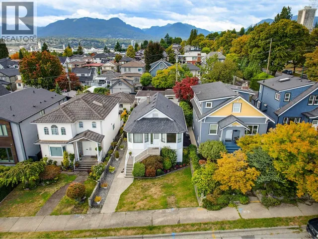 3587 TRIUMPH STREET, Vancouver 3
