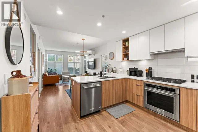 101 - 750 DOGWOOD STREET, Coquitlam 2