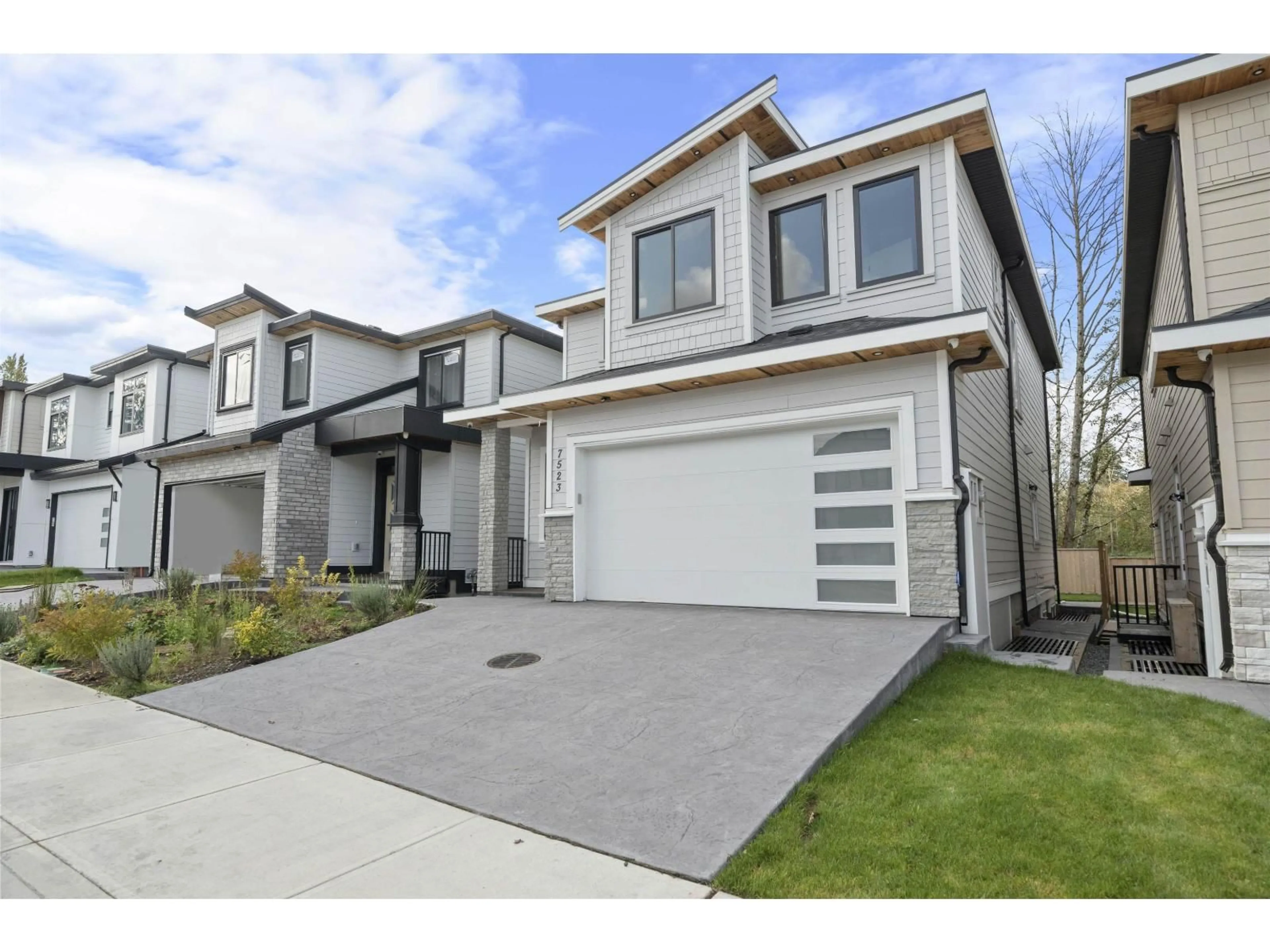 Unknown for 7523 205 STREET, Langley British Columbia V2Y1V5