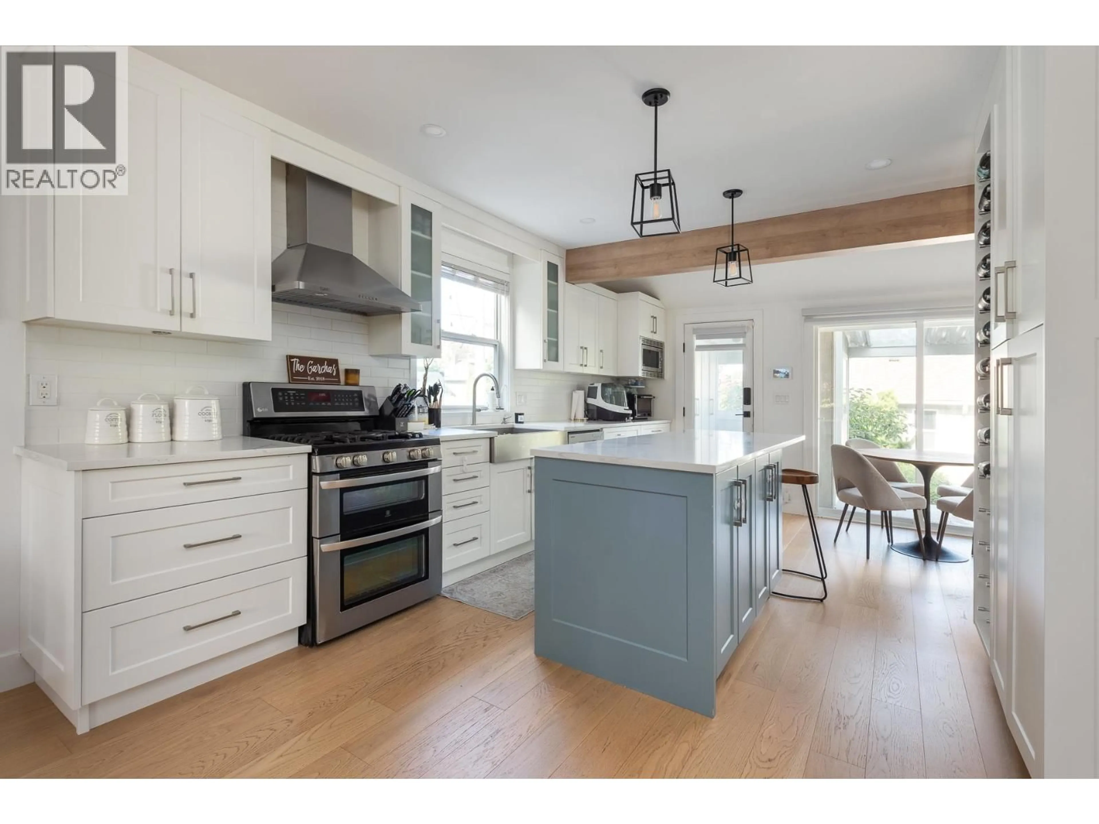 Open concept kitchen, unknown for 321 SIXTH AVENUE, New Westminster British Columbia V3L1T7