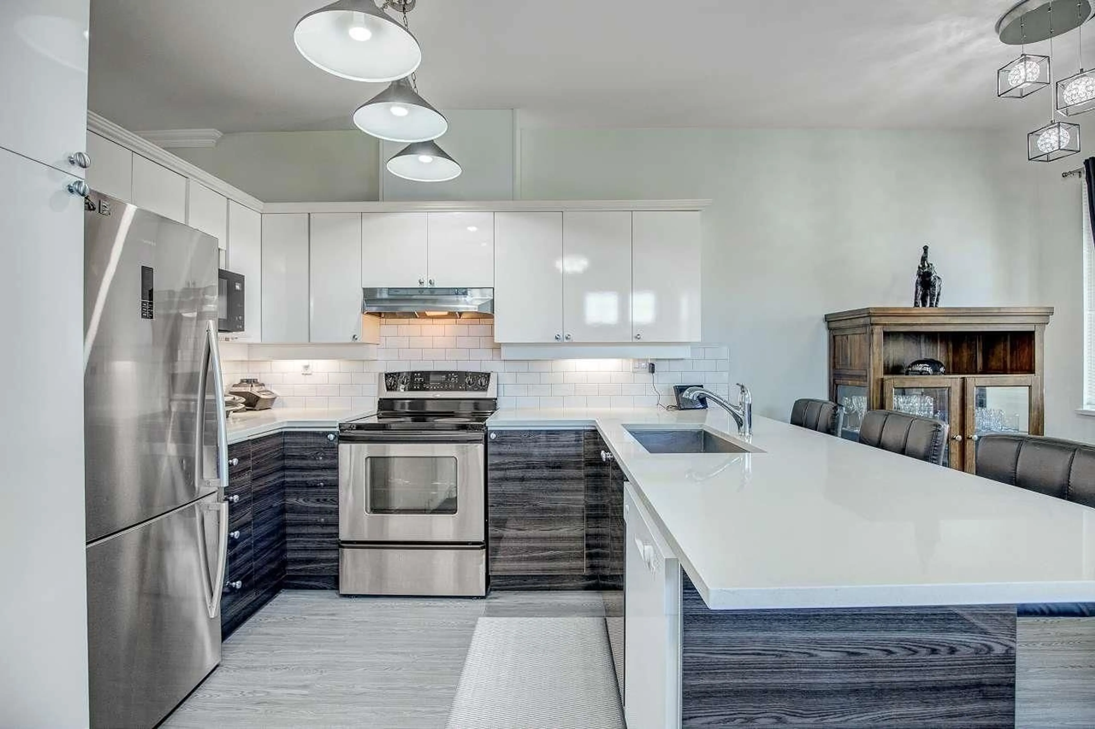 Contemporary kitchen, ceramic/tile floor for 48 - 14877 58 AVENUE, Surrey British Columbia V3S8Y9