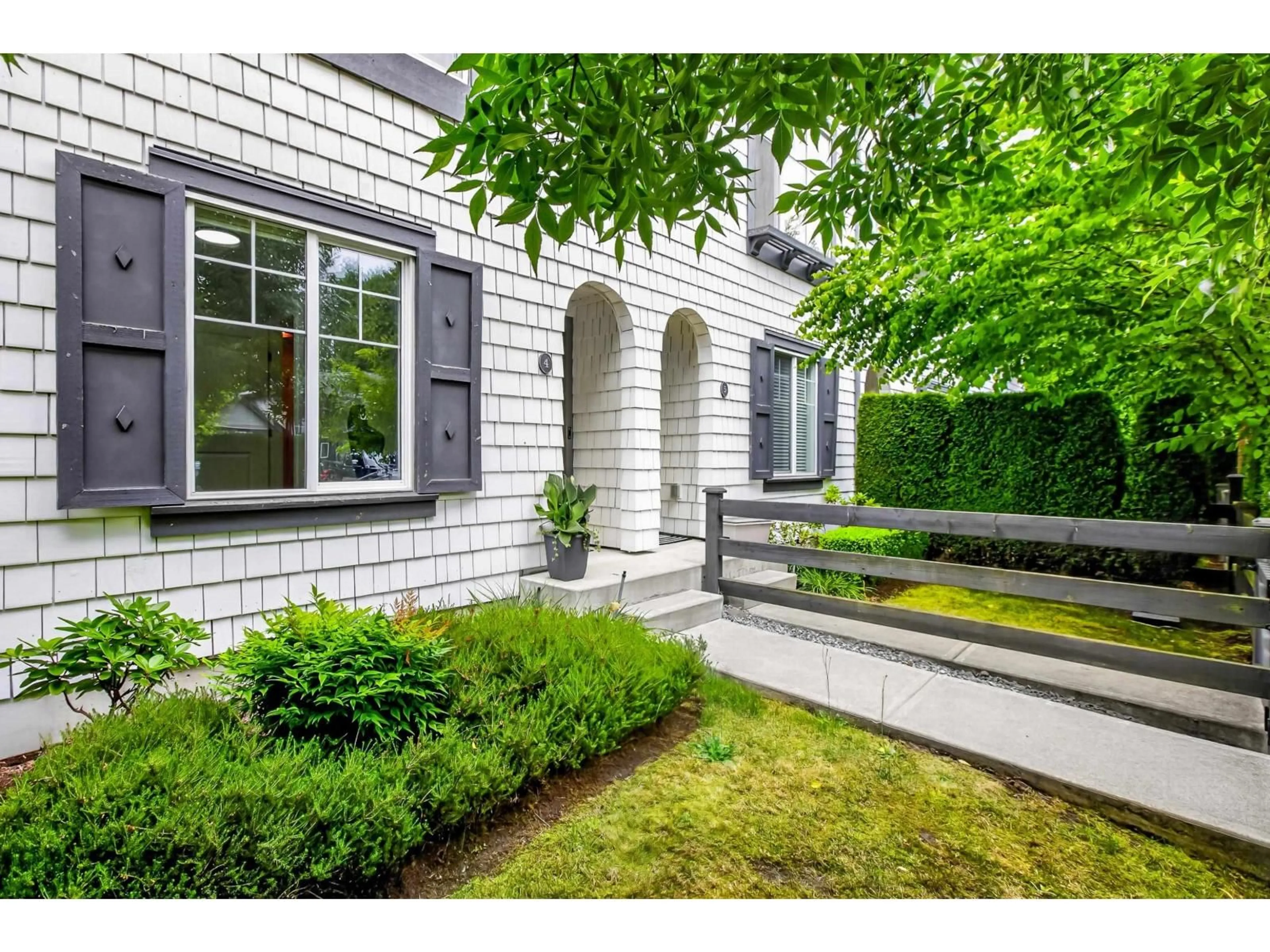 Unknown for 4 - 16357 15 AVENUE, Surrey British Columbia V4A0C2
