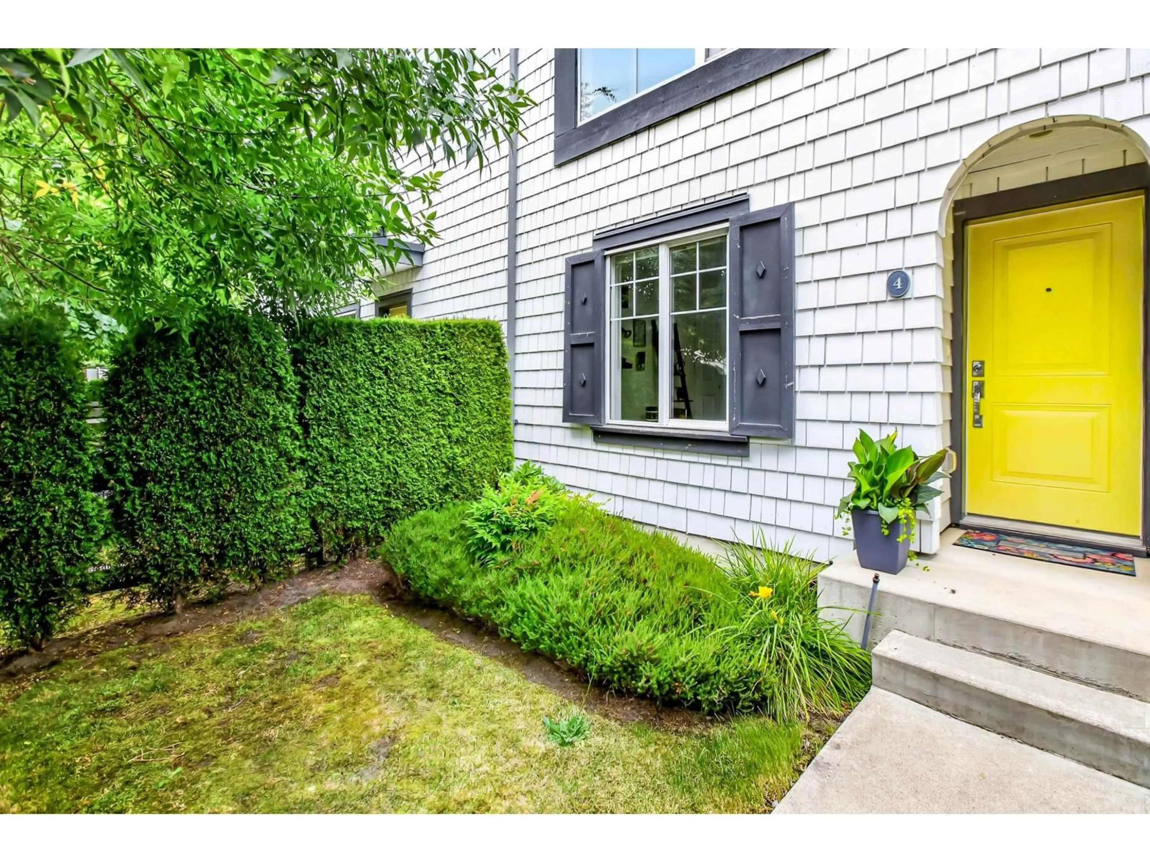 Unknown for 4 - 16357 15 AVENUE, Surrey British Columbia V4A0C2