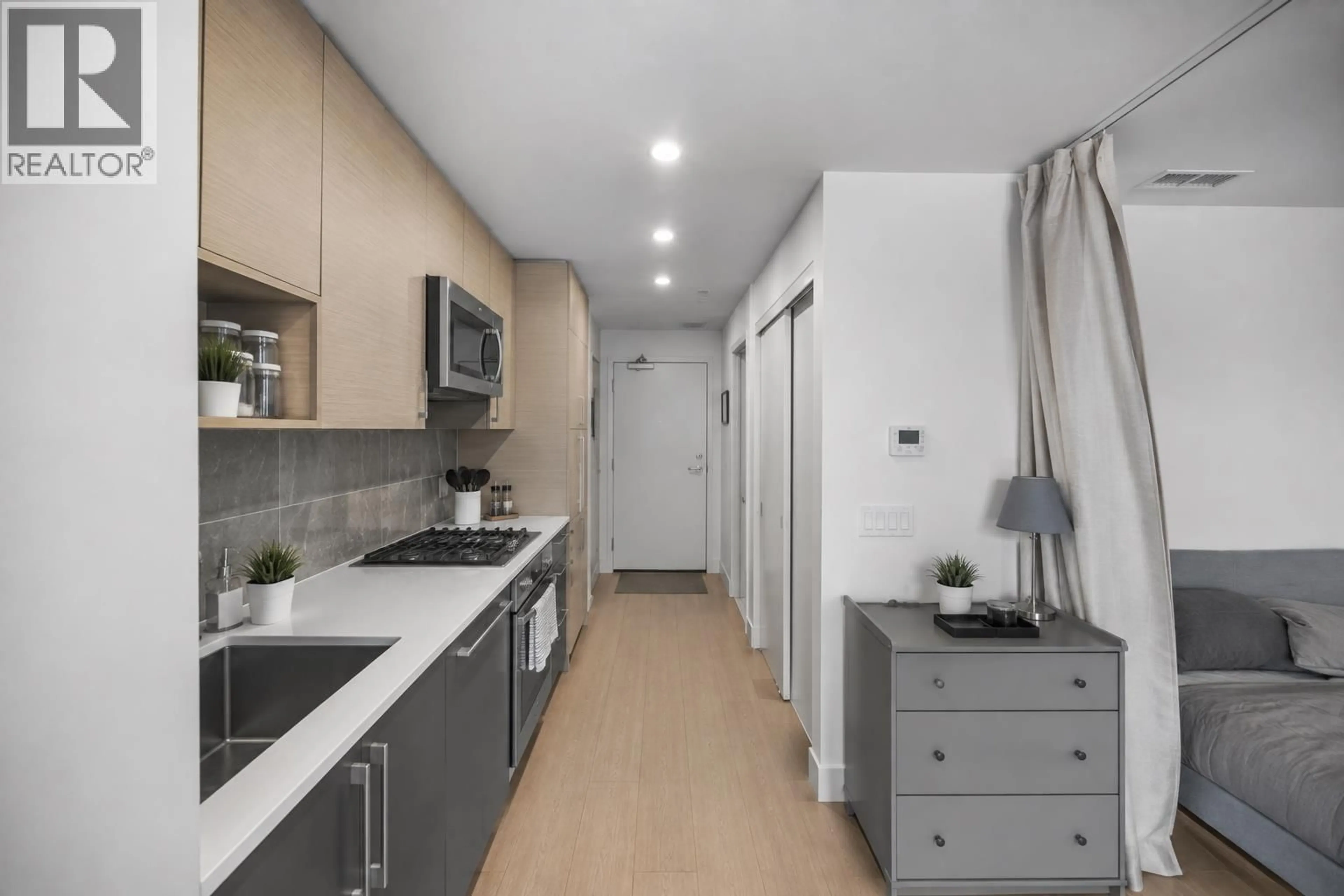 Standard kitchen, unknown for 504 - 8888 OSLER STREET, Vancouver British Columbia V6P4G2