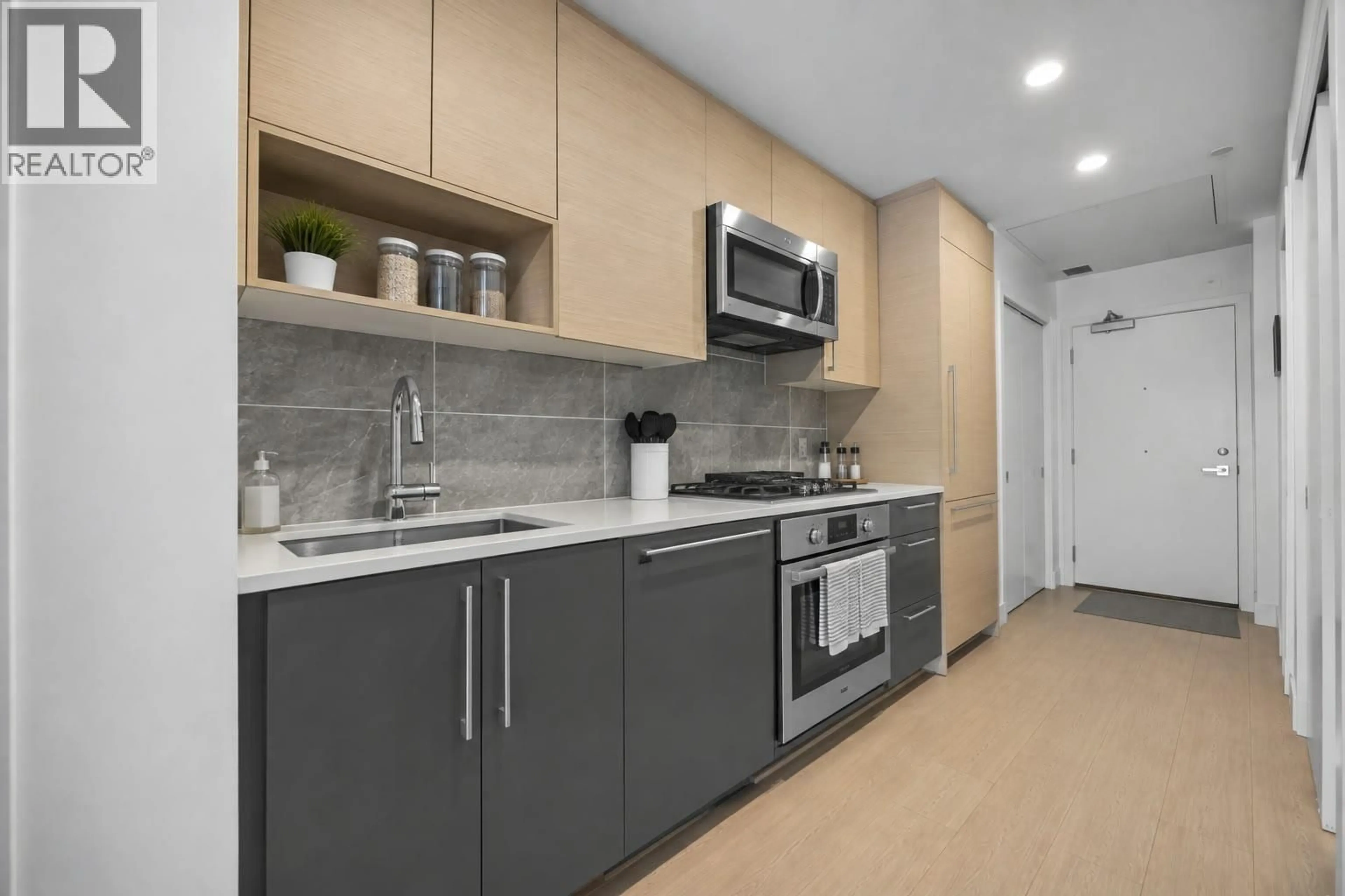 Standard kitchen, unknown for 504 - 8888 OSLER STREET, Vancouver British Columbia V6P4G2
