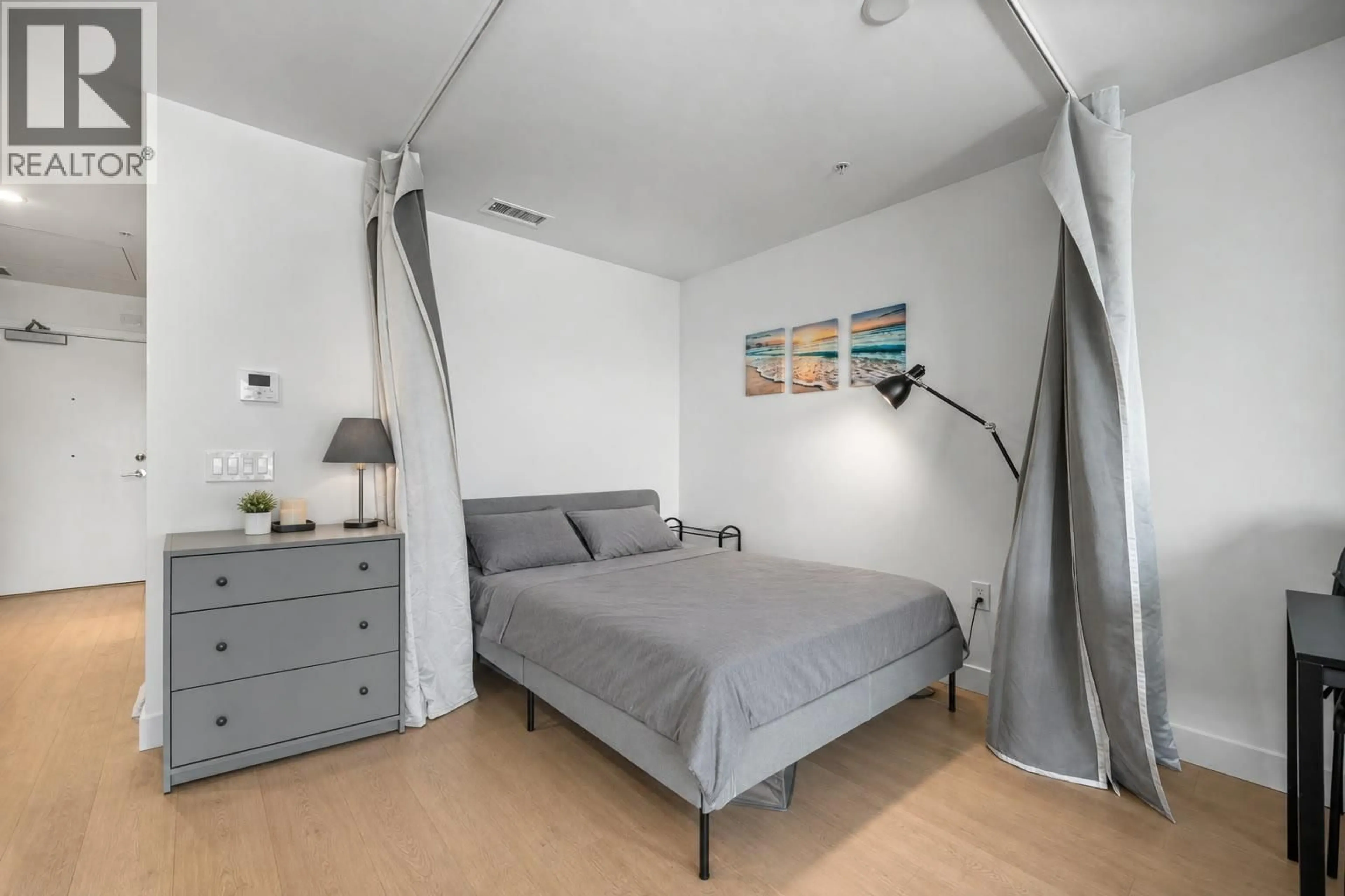 Bedroom with bed, unknown for 504 - 8888 OSLER STREET, Vancouver British Columbia V6P4G2