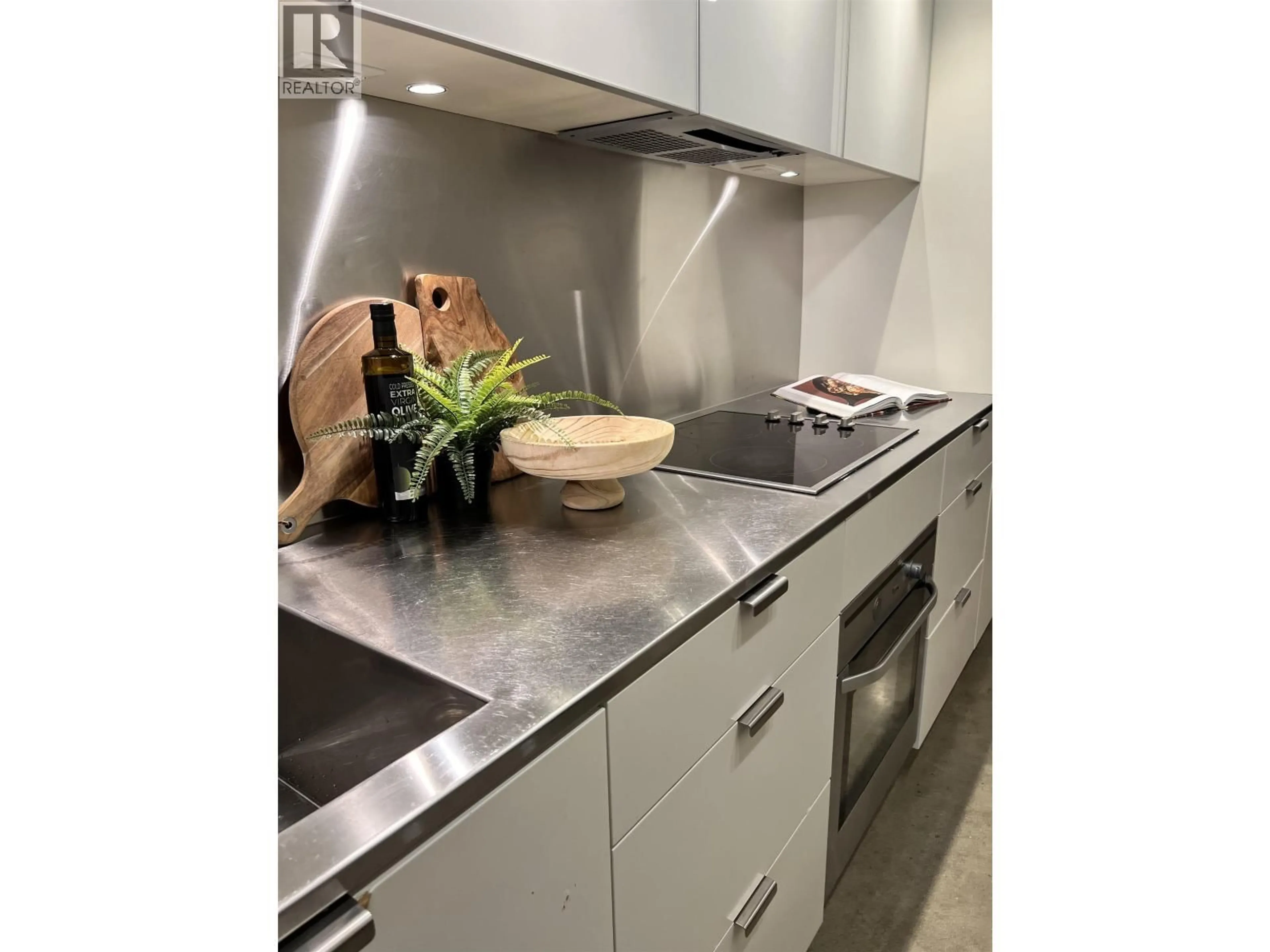 Standard kitchen, unknown for 306 - 53 HASTINGS STREET, Vancouver British Columbia V6B1G4