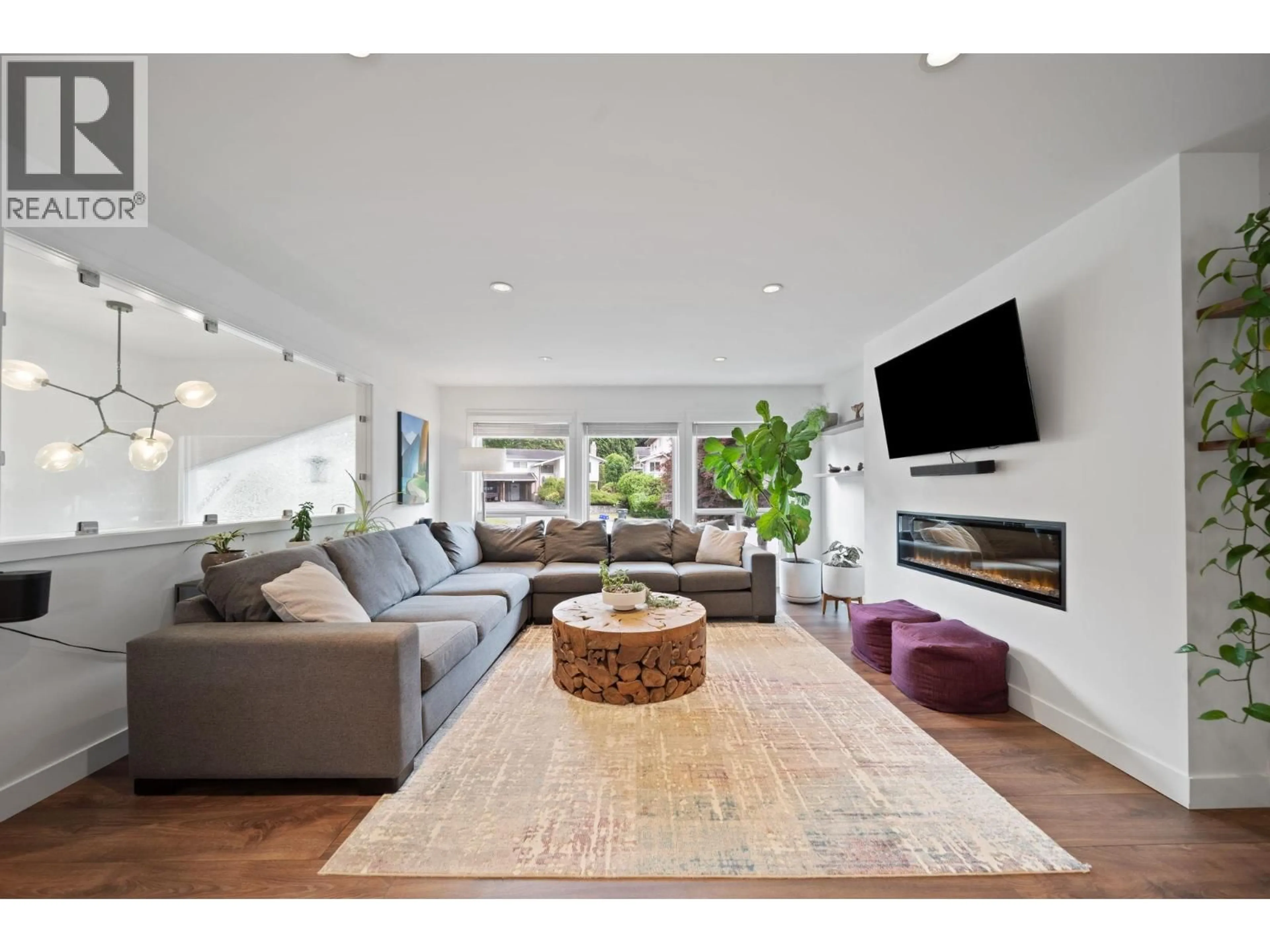Living room with furniture, unknown for 2519 CHANNEL COURT, Coquitlam British Columbia V3H3E5