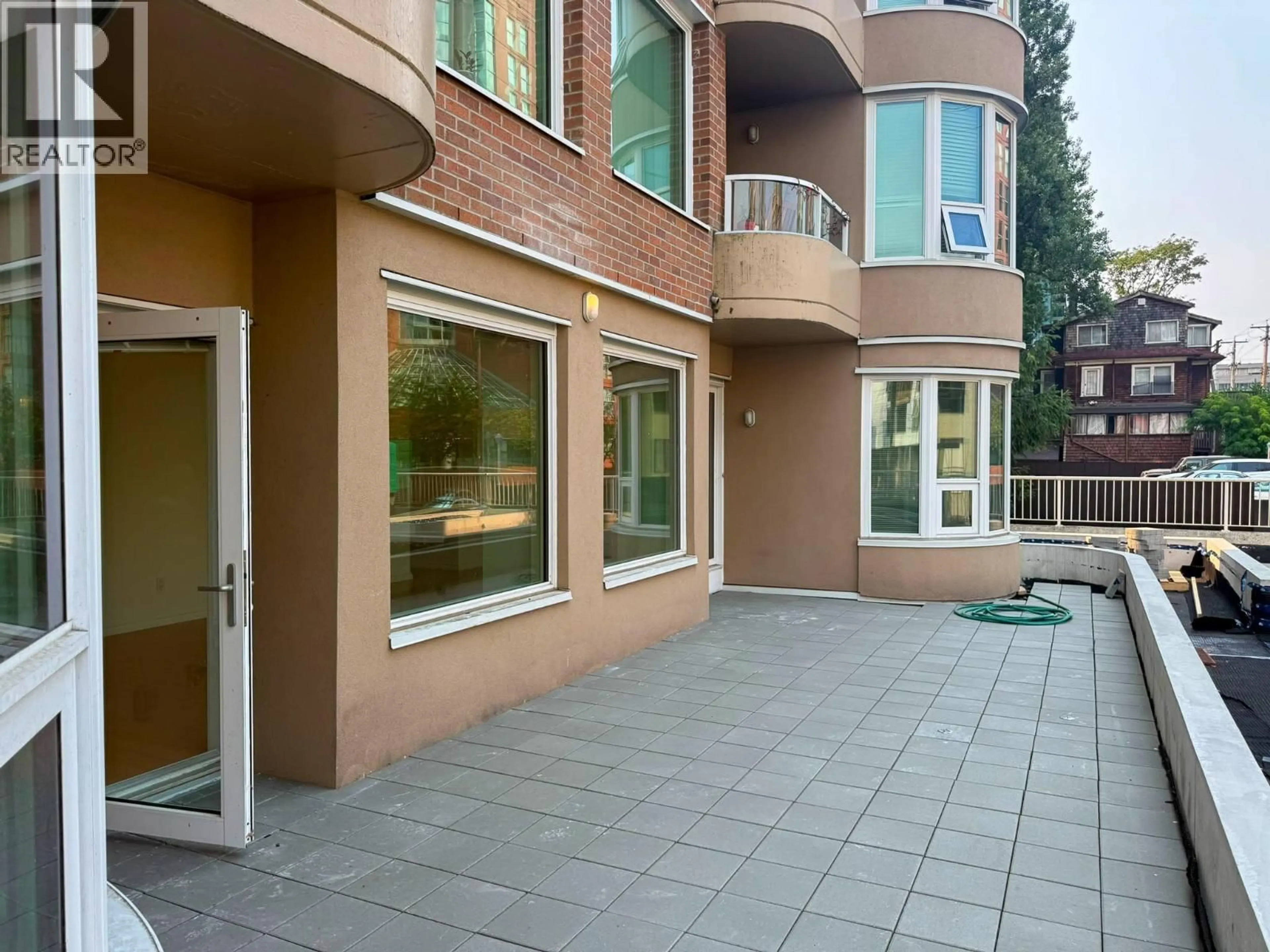 Patio, unknown for 101 - 1845 ROBSON STREET, Vancouver British Columbia V6G1E4
