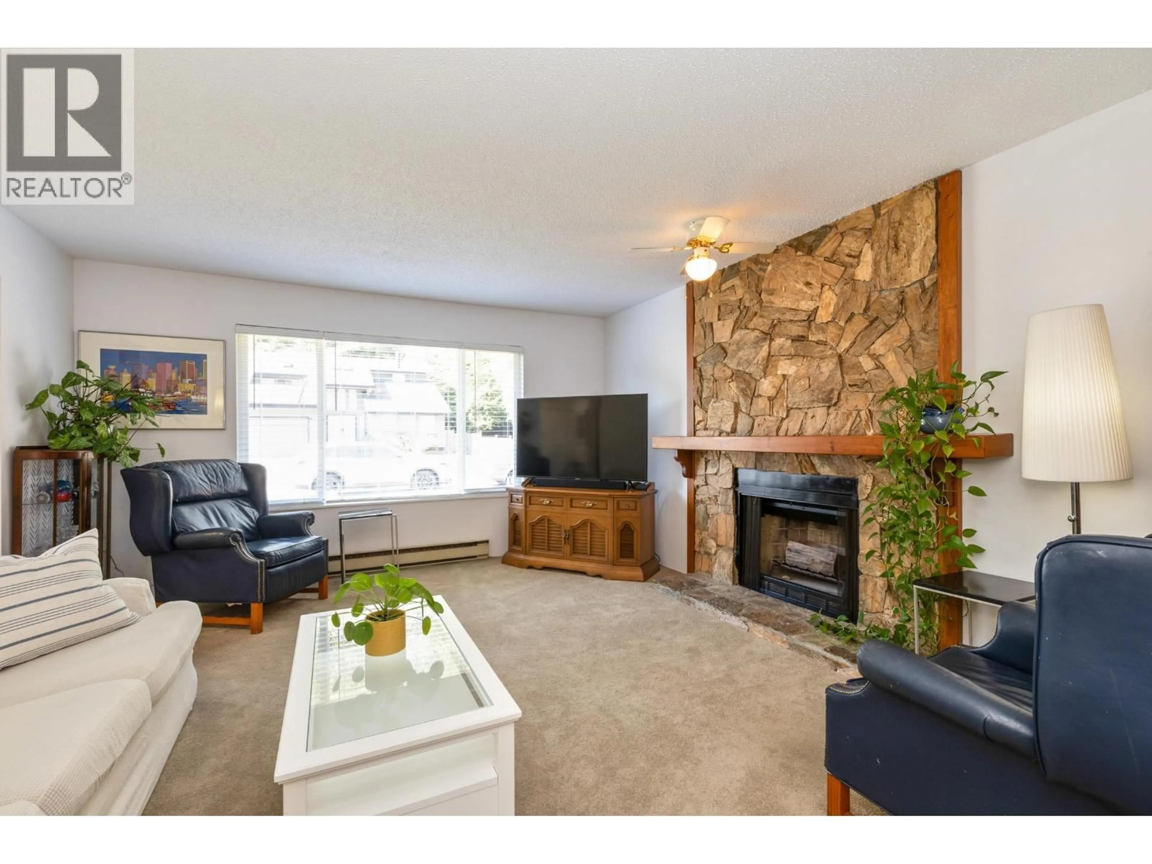 Living room with furniture, wood/laminate floor for 1157 EAGLERIDGE DRIVE, Coquitlam British Columbia V3E1K1