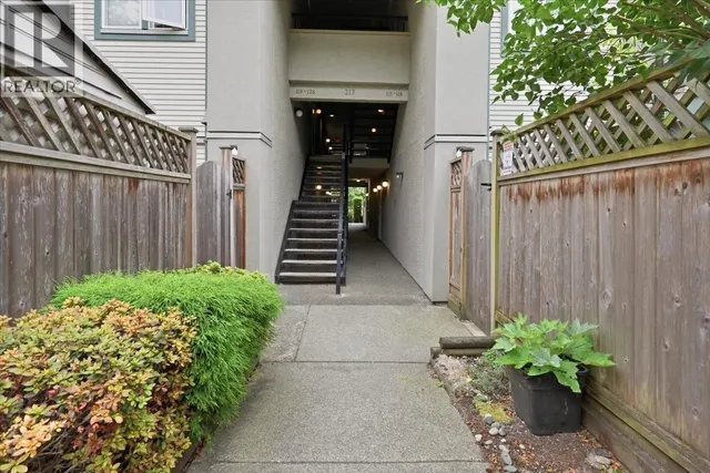 118 - 217 BEGIN STREET, Coquitlam 3