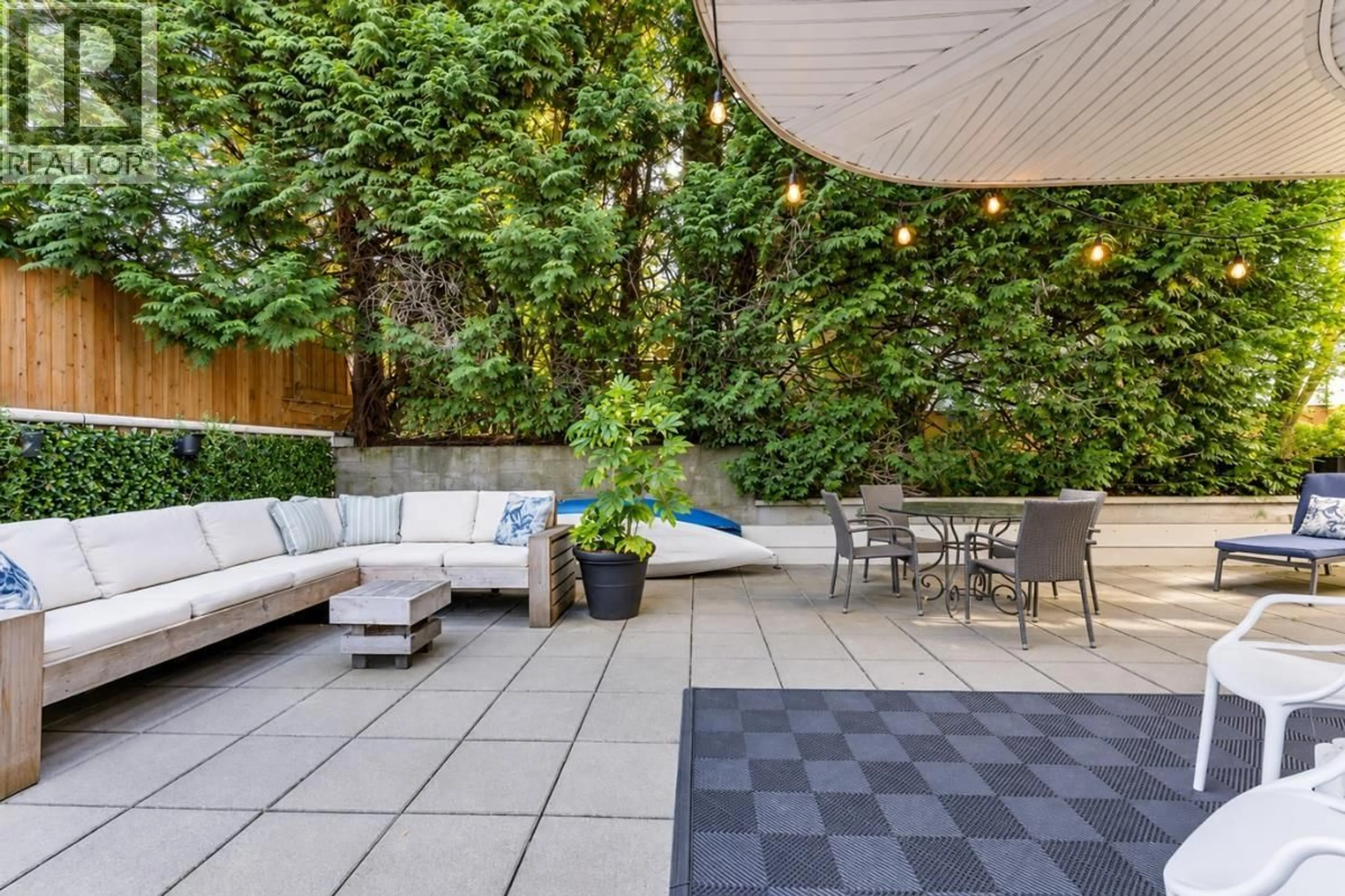 Patio, street for 102 - 320 2ND STREET, North Vancouver British Columbia V7M1E1