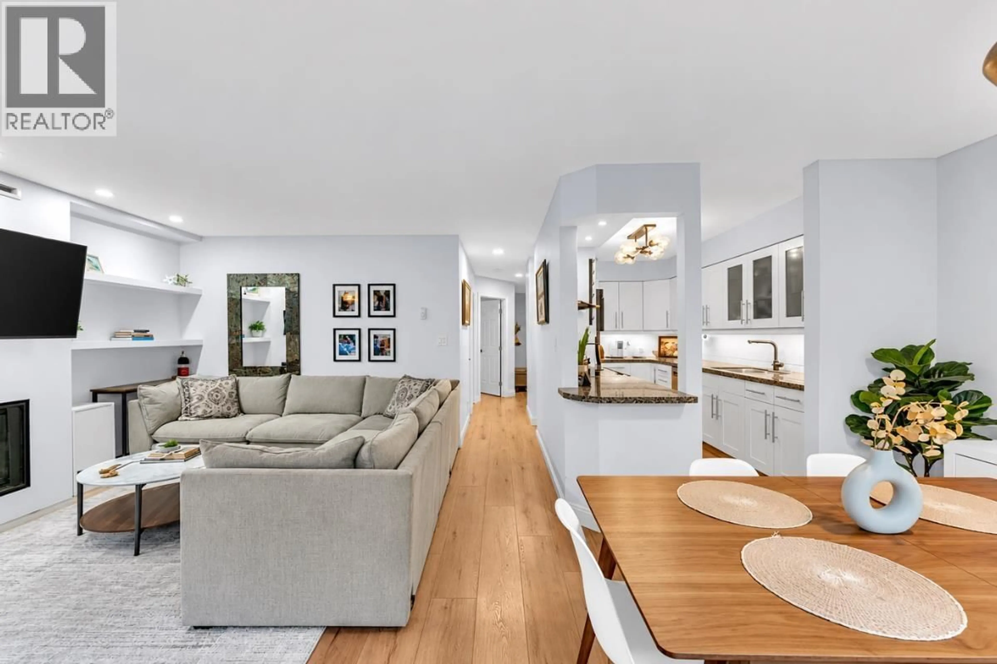 Open concept kitchen, unknown for 102 - 320 2ND STREET, North Vancouver British Columbia V7M1E1
