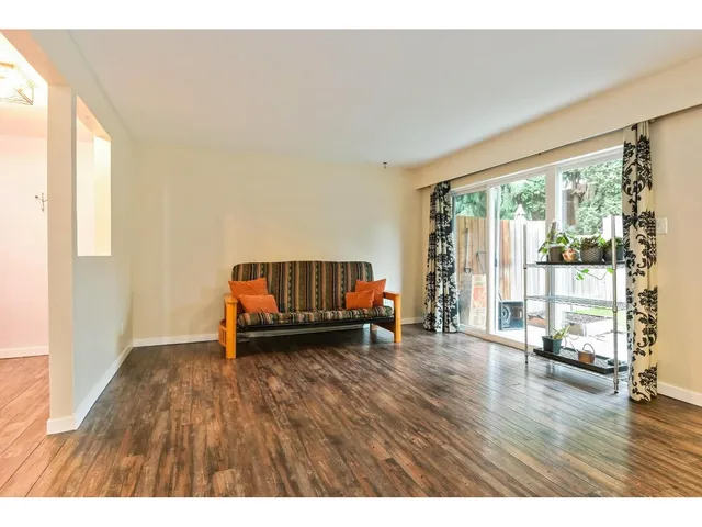 11 - 33900 MAYFAIR AVENUE, Abbotsford 3