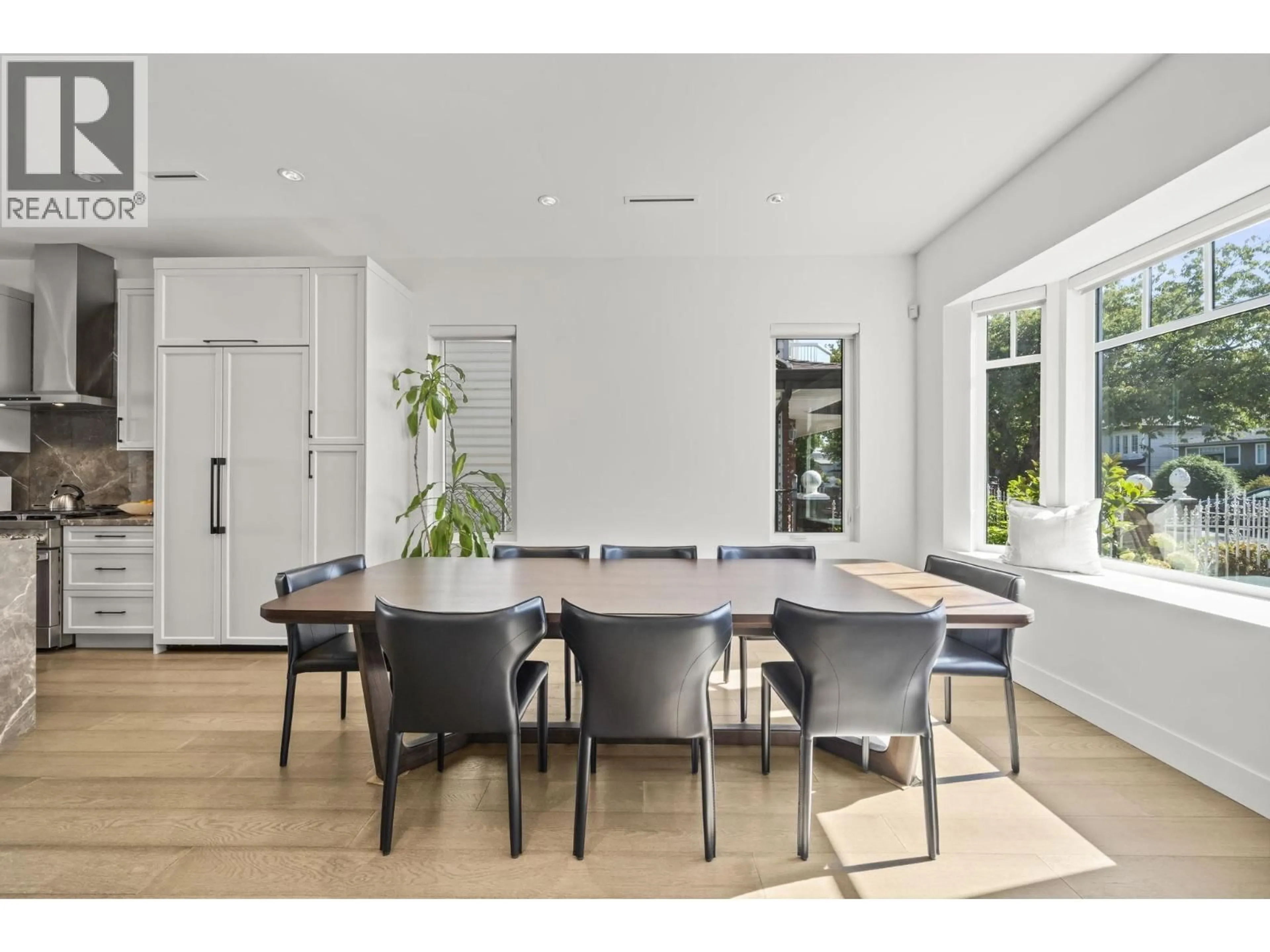 Dining room, unknown for 4347 GEORGIA STREET, Burnaby British Columbia V5C2T9