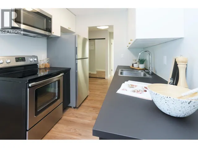 203 - 2240 WALL STREET, Vancouver 4