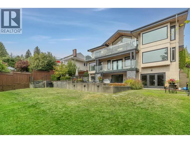 2512 PALMERSTON AVENUE, West Vancouver 2
