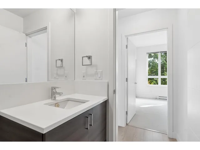 307 - 13919 FRASER HIGHWAY, Surrey 3