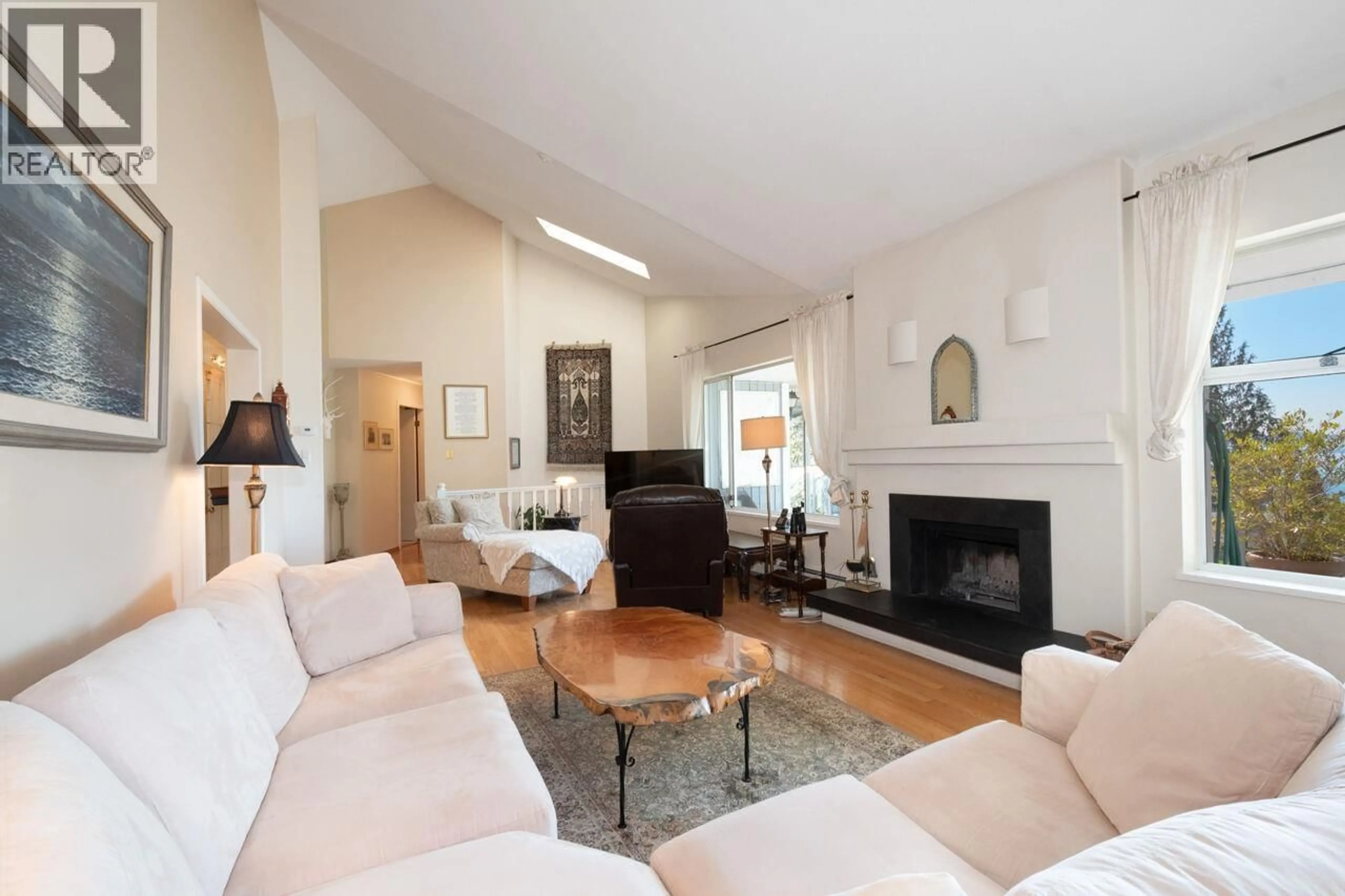 Living room with furniture, unknown for 25 TIDEWATER WAY, Lions Bay British Columbia V0N2E0