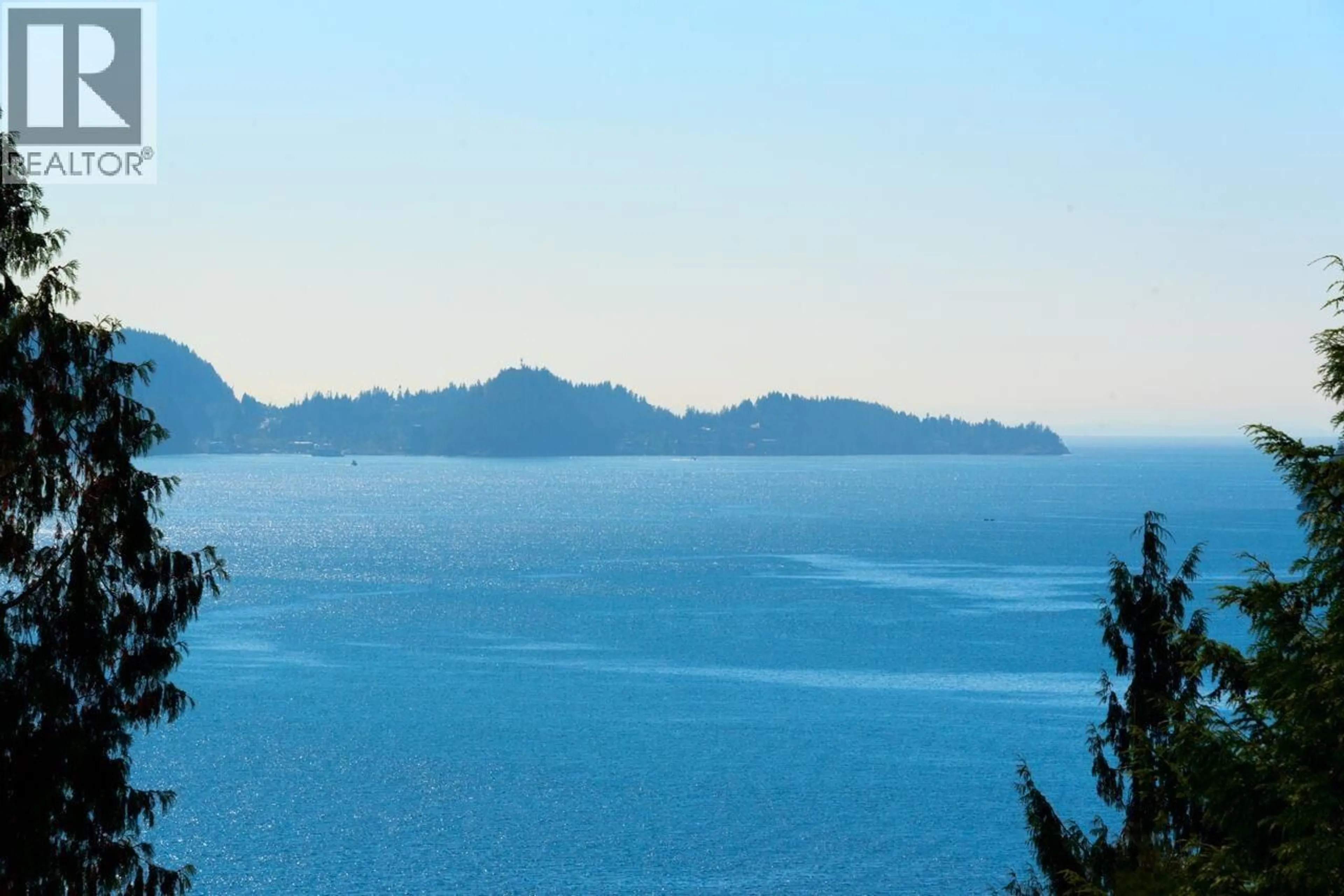 Blurry image for 25 TIDEWATER WAY, Lions Bay British Columbia V0N2E0