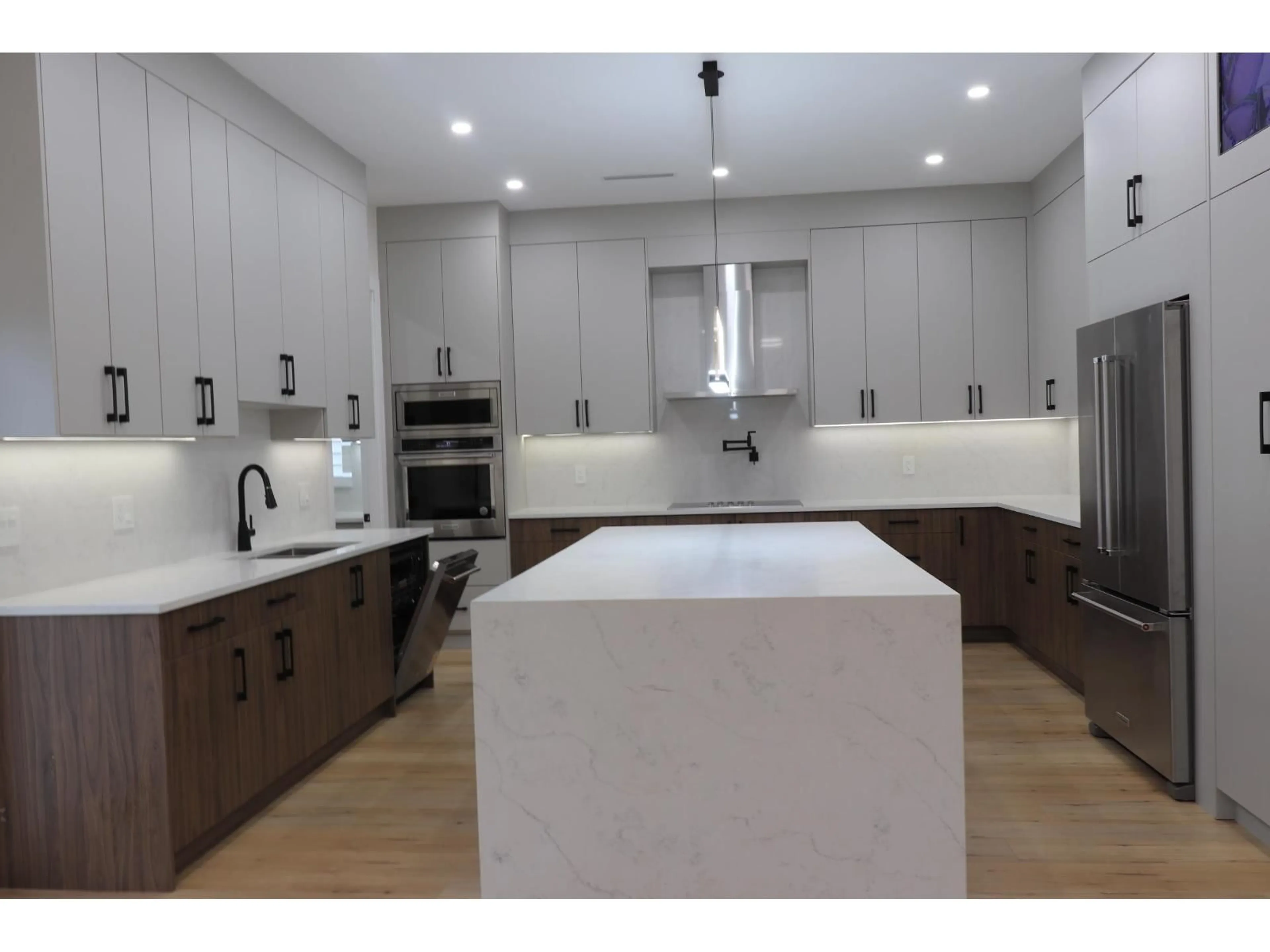 Open concept kitchen, unknown for 7080 192A STREET, Surrey British Columbia V4N6V1