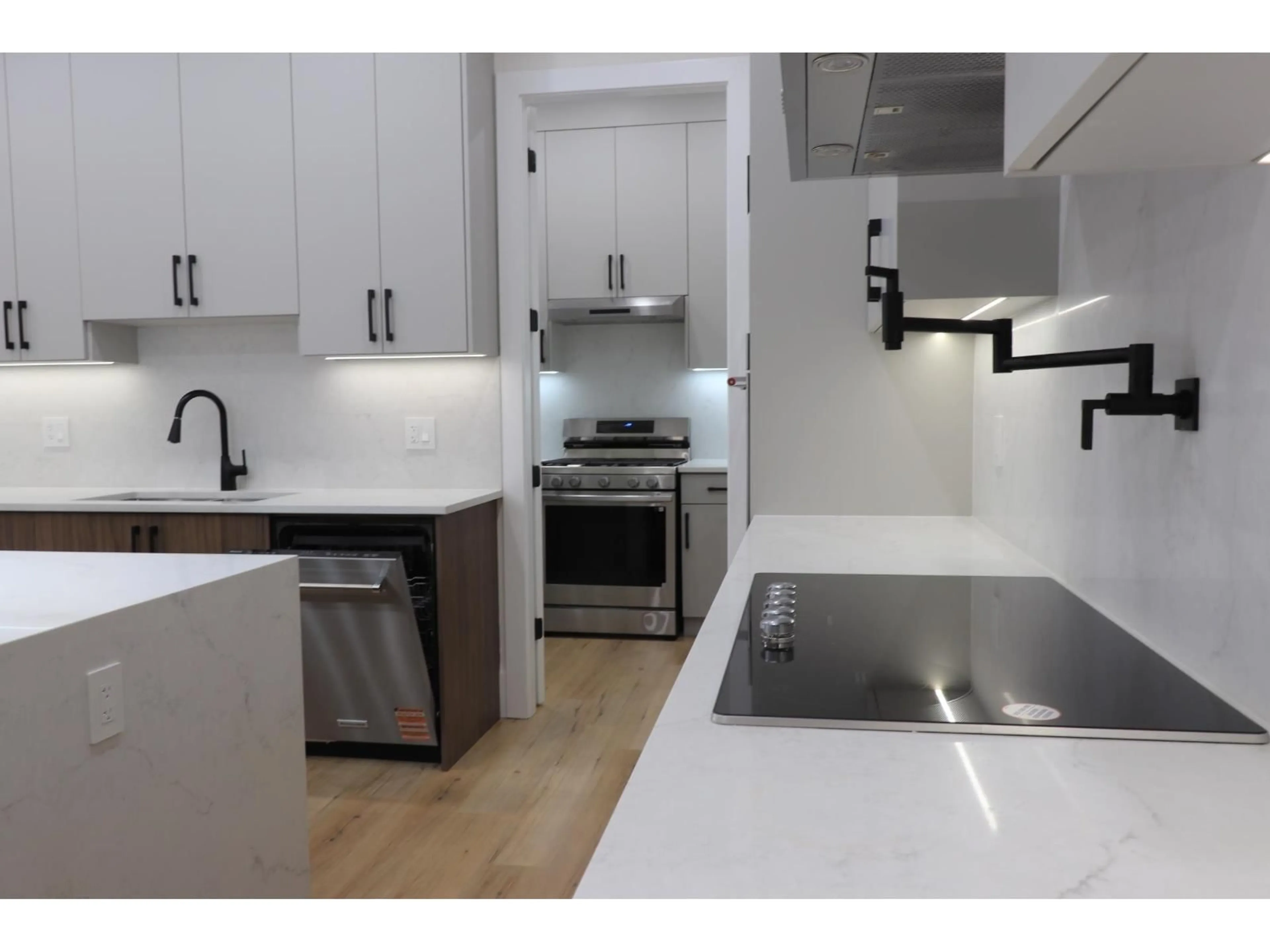 Unknown for 7080 192A STREET, Surrey British Columbia V4N6V1