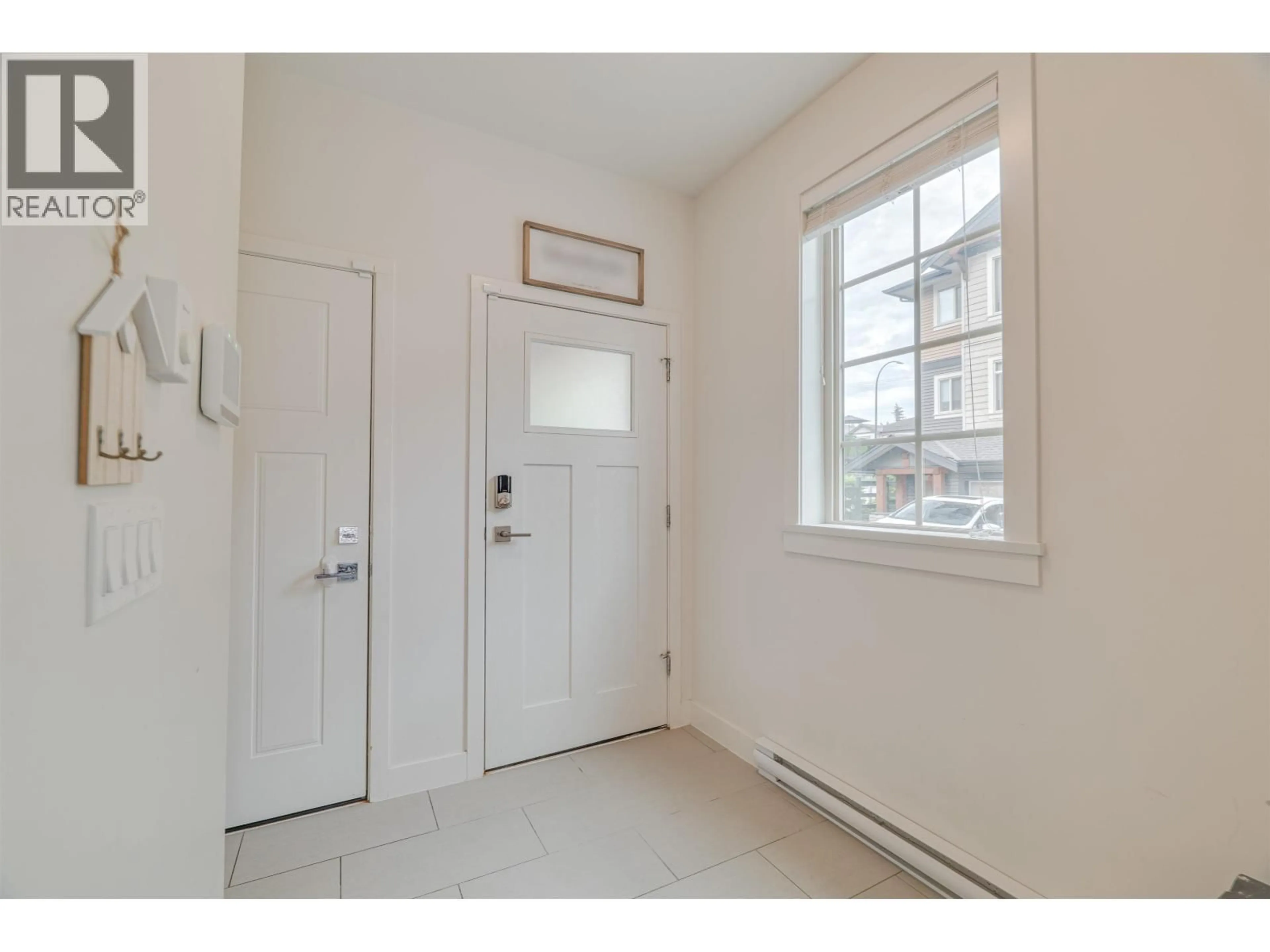 Indoor entryway for 158 - 11305 240 STREET, Maple Ridge British Columbia V2W0J1