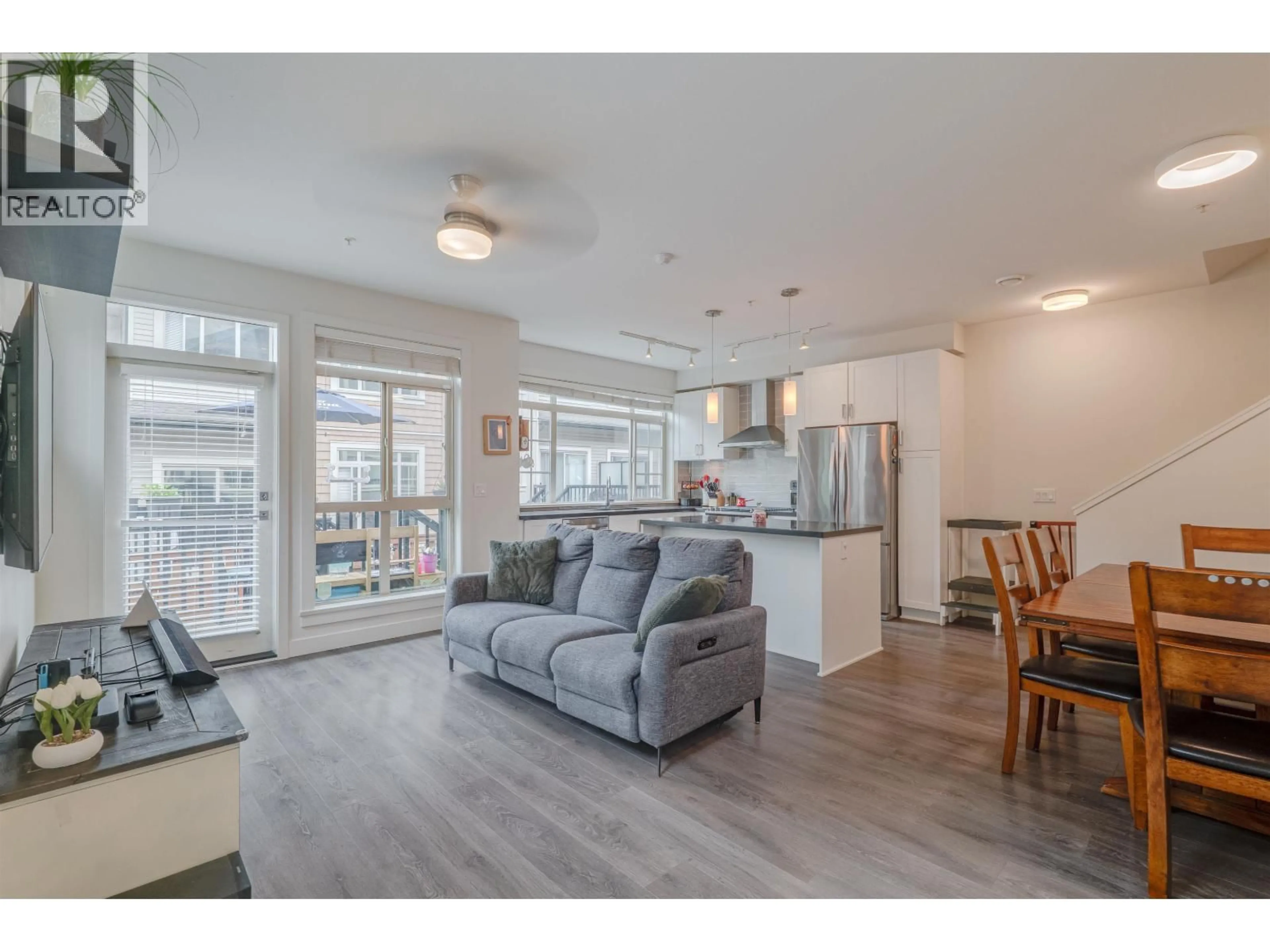 Open concept kitchen, wood/laminate floor for 158 - 11305 240 STREET, Maple Ridge British Columbia V2W0J1