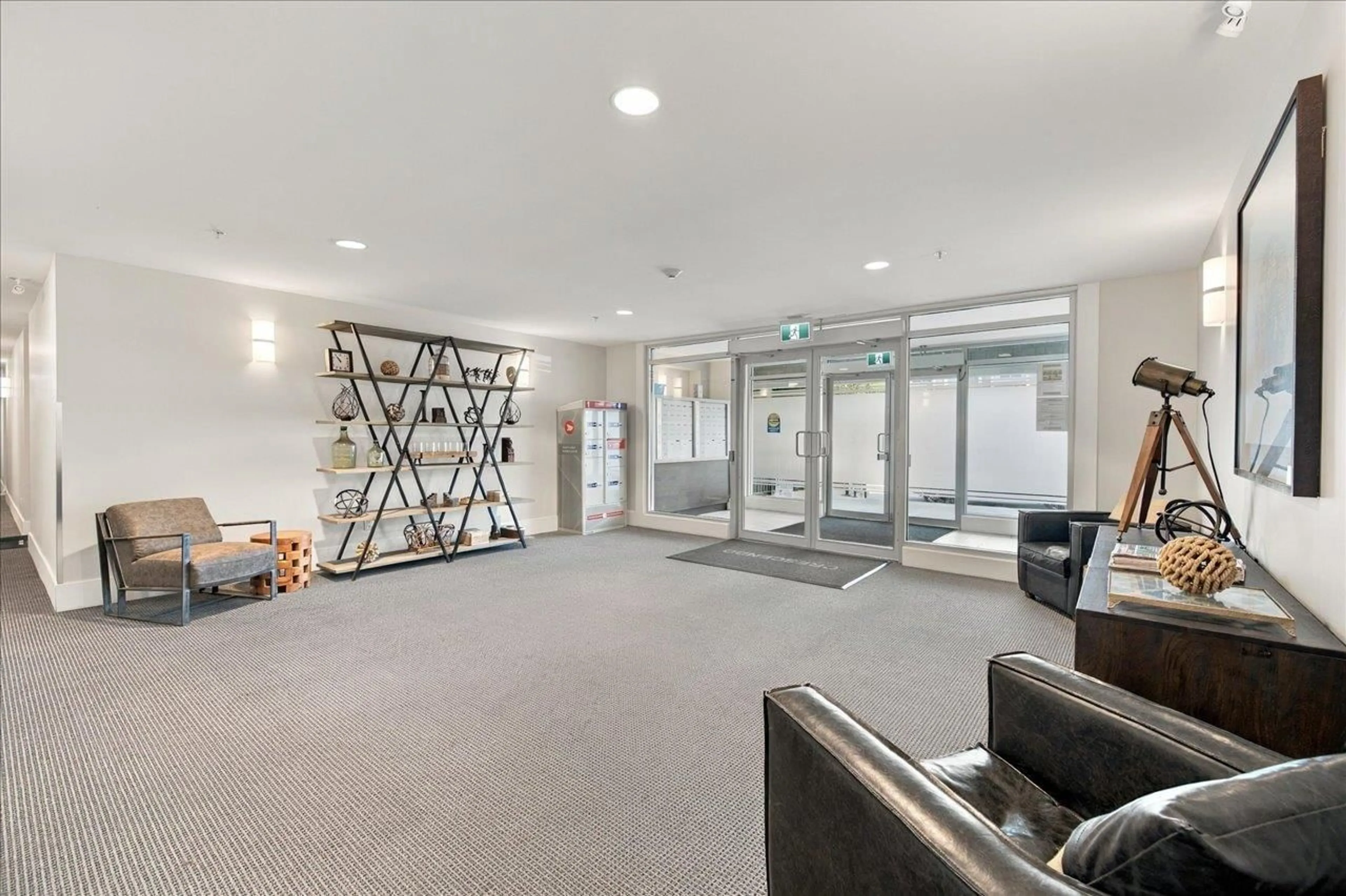 Indoor foyer for 313 - 14550 WINTER CRESCENT, Surrey British Columbia V4P0G4