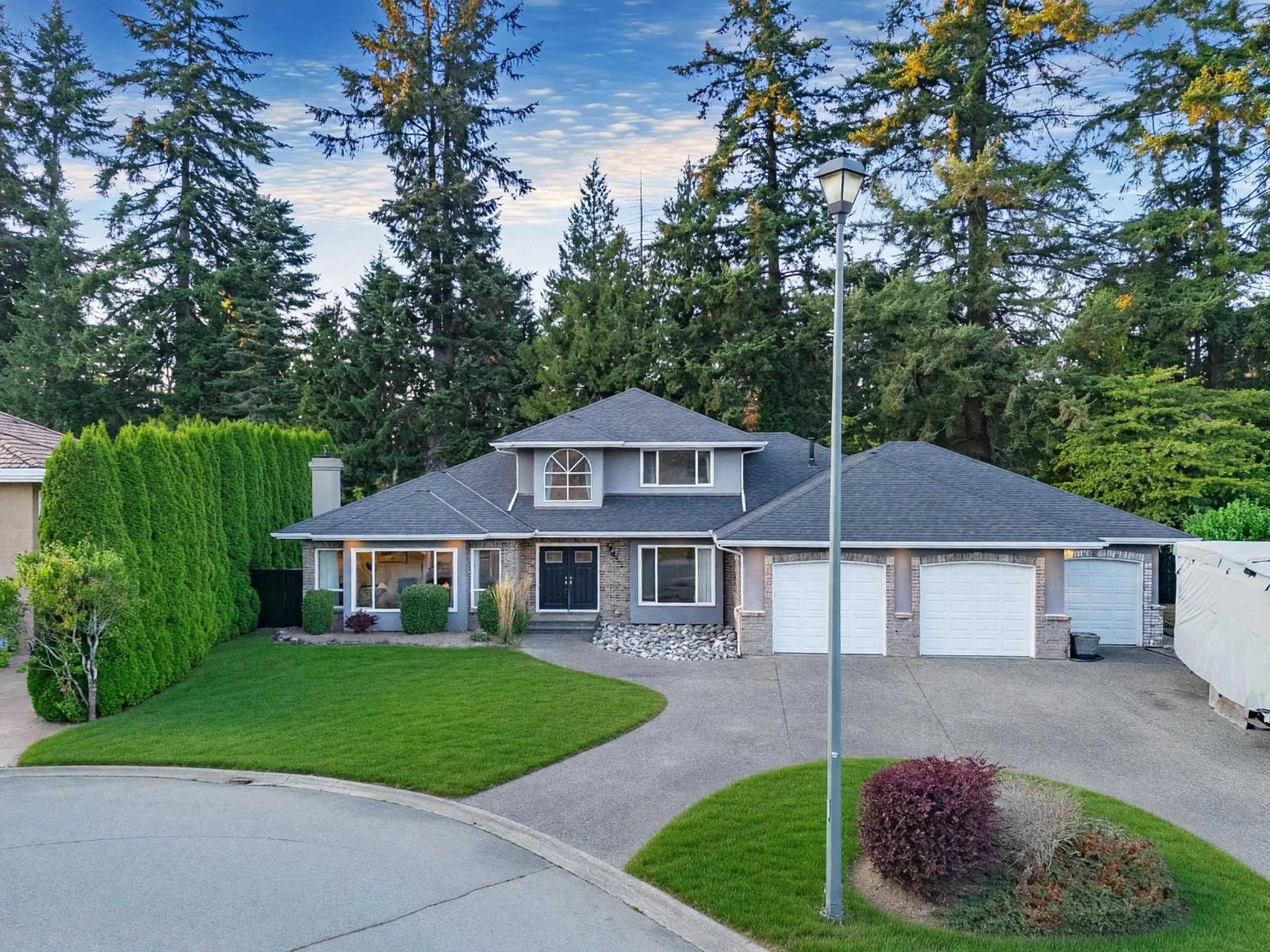 A pic from outside/outdoor area/front of a property/back of a property/a pic from drone, street for 14455 30A AVENUE, Surrey British Columbia V4P1P8