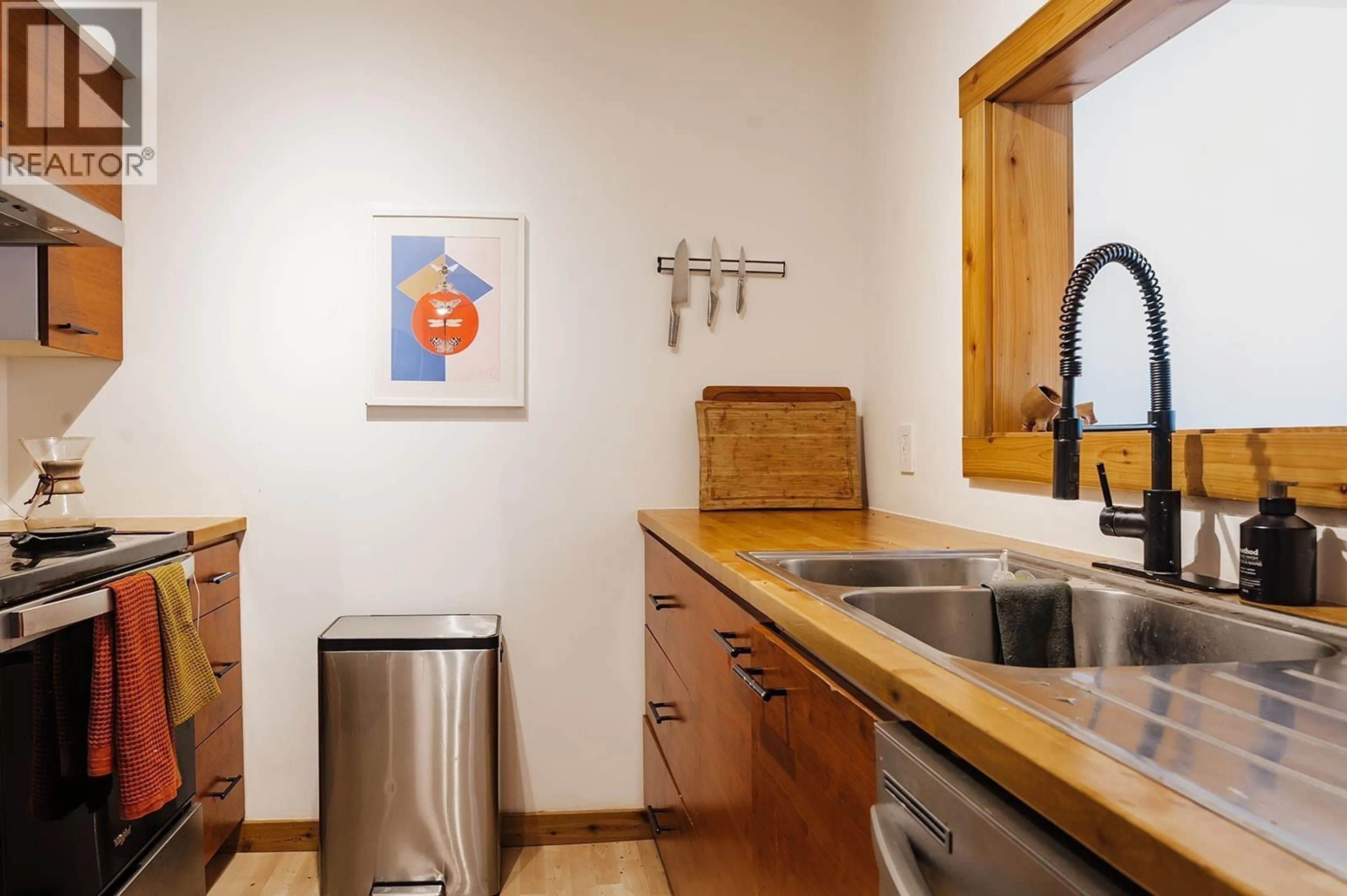 Standard kitchen, unknown for 30 - 622 FARNHAM ROAD, Gibsons British Columbia V0N1V8