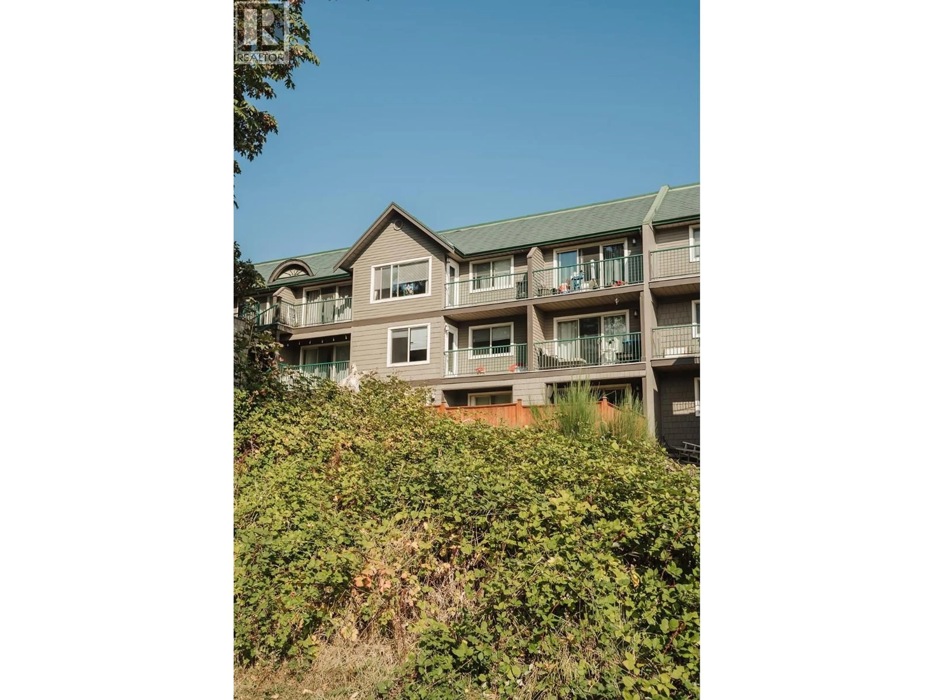 A pic from outside/outdoor area/front of a property/back of a property/a pic from drone, unknown for 30 - 622 FARNHAM ROAD, Gibsons British Columbia V0N1V8