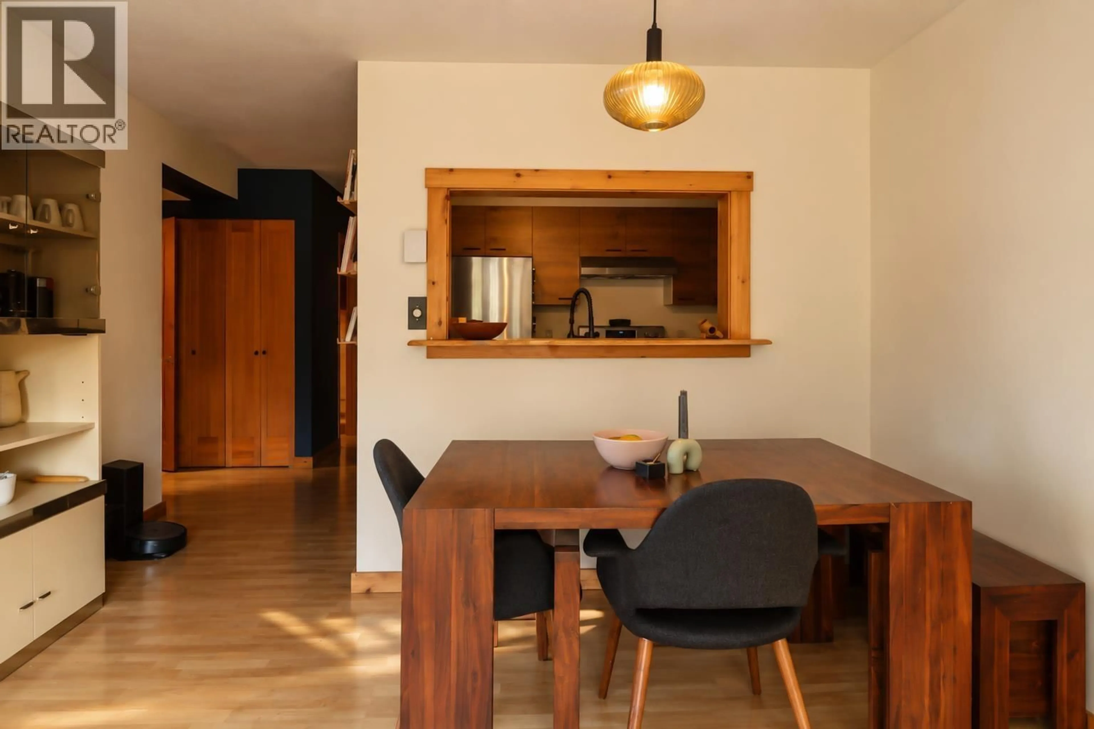 Dining room, wood/laminate floor for 30 - 622 FARNHAM ROAD, Gibsons British Columbia V0N1V8