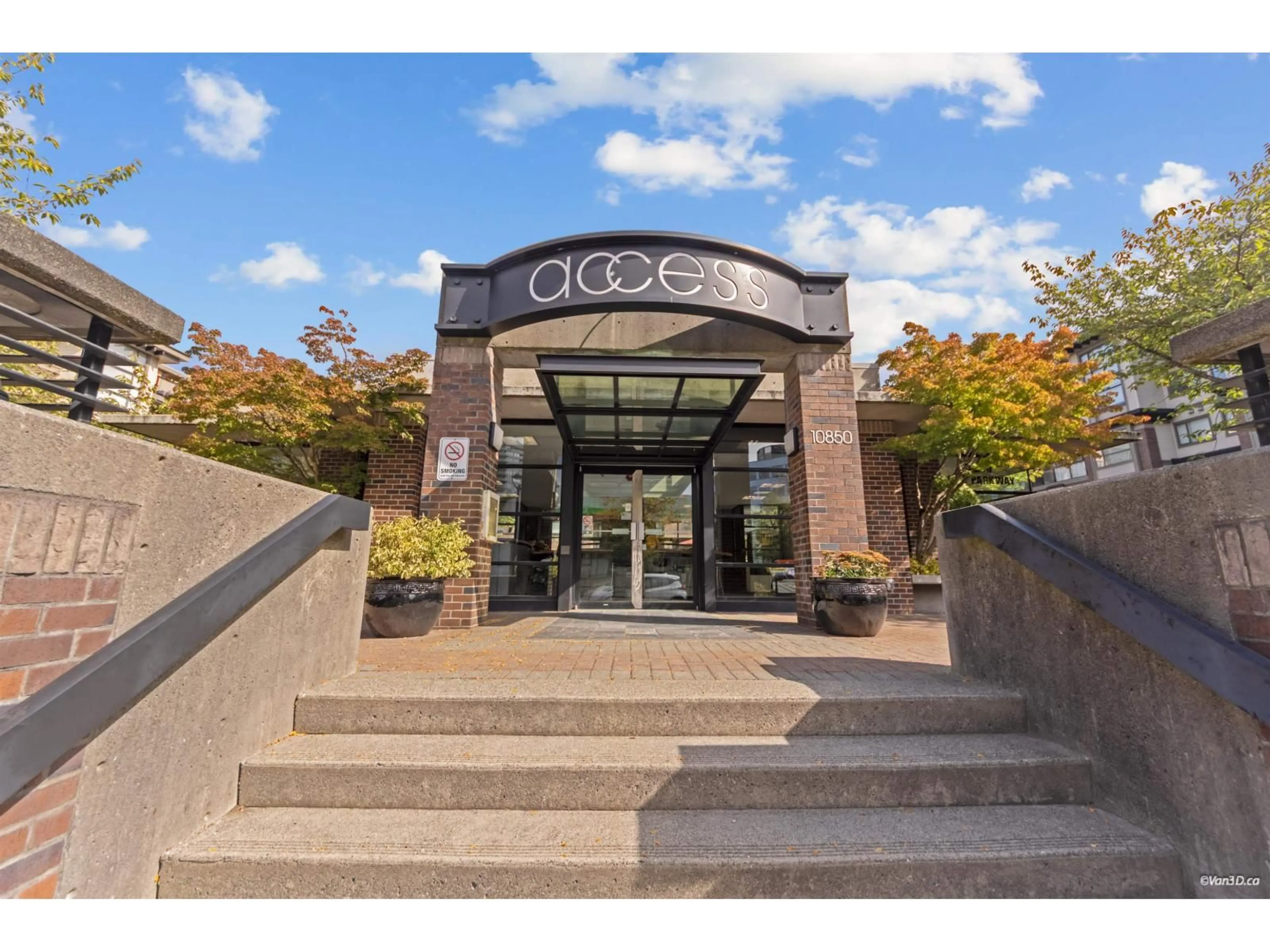 Indoor foyer for 329 - 10838 CITY PARKWAY, Surrey British Columbia V3T5X9